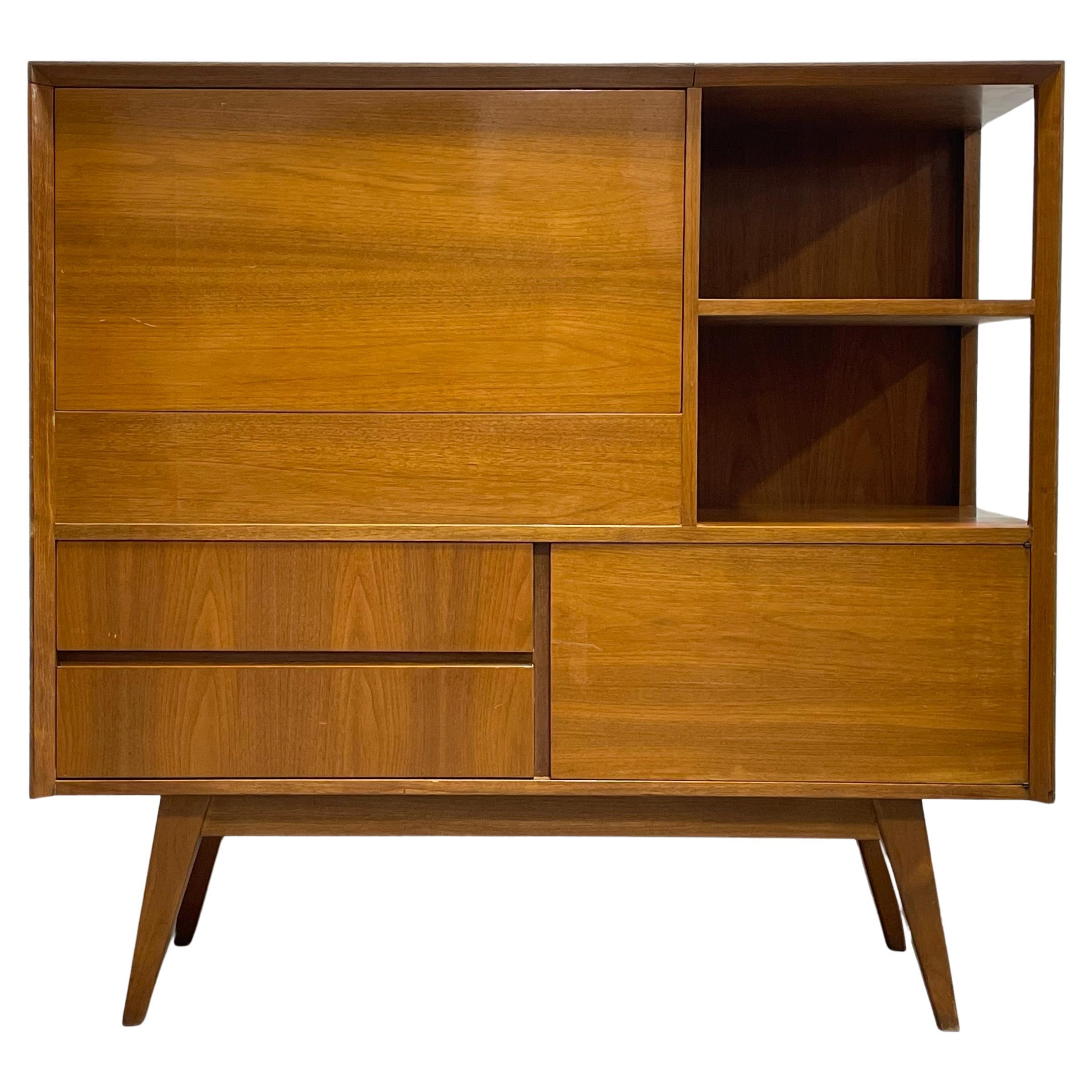 BAR danois vintage du milieu du siècle dernier, vers les années 1960