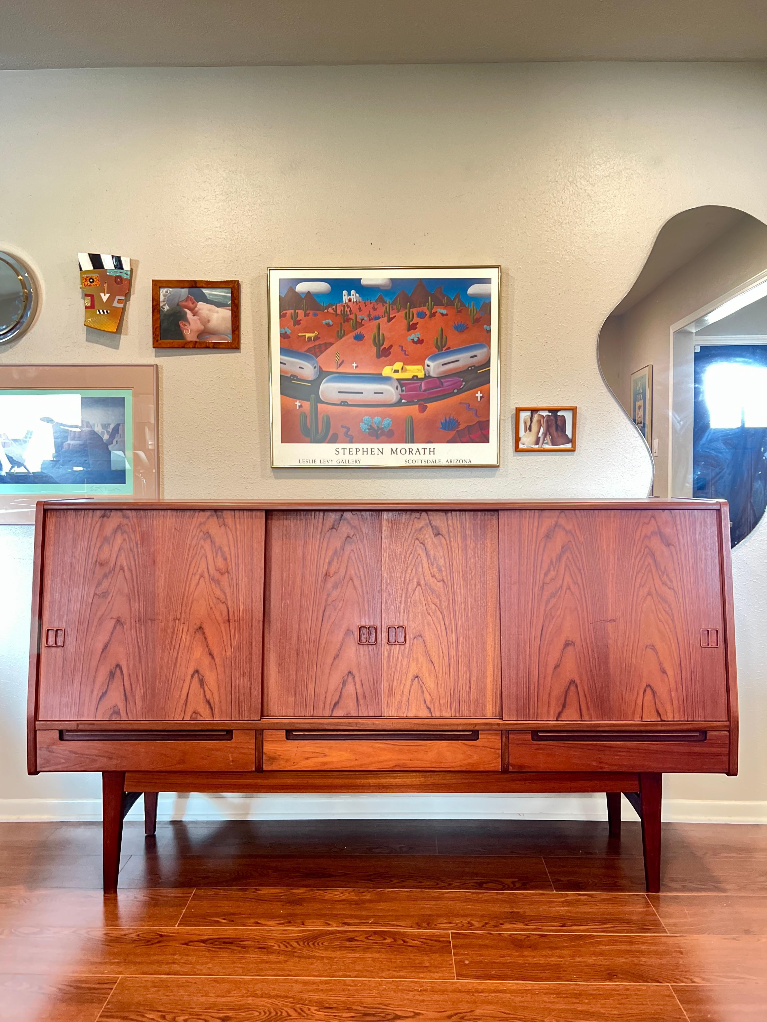 Vintage Mid-Century Modern Danish Highboard Sideboard Buffet Made of Teak Veneer In Good Condition In Houston, TX
