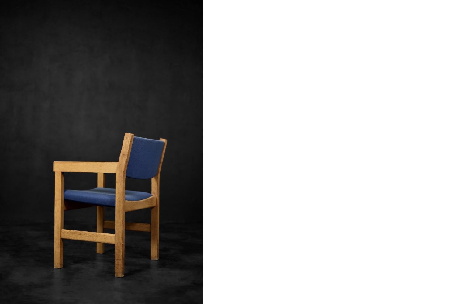 Mid-20th Century Vintage Mid-Century Modern Danish Oak & Blue Fabric Chair by Hans J. Wegner For Sale