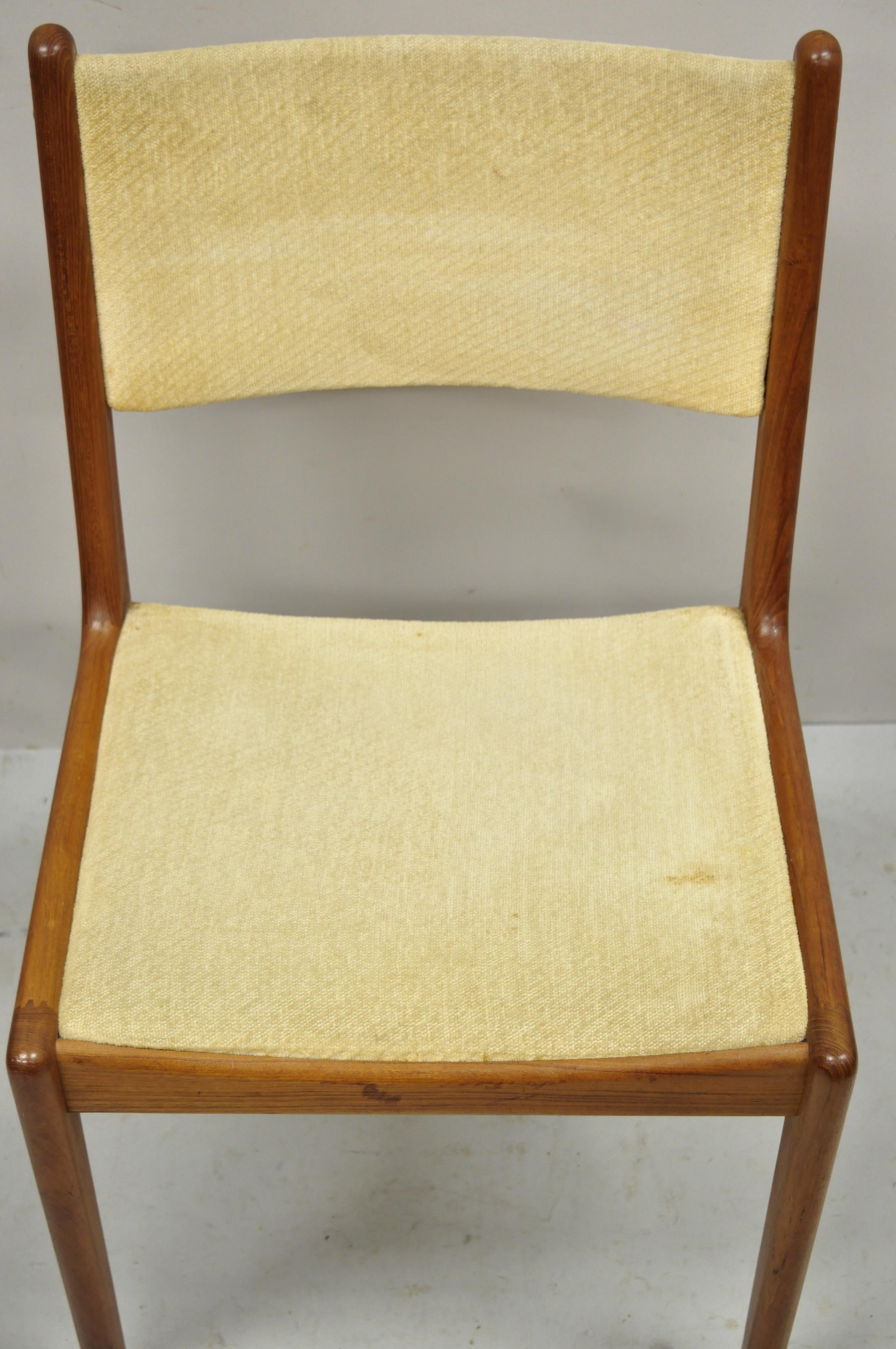 Chaise de salle à manger en bois de teck de style danois et moderne du milieu du siècle dernier par Sun Furniture en vente 5