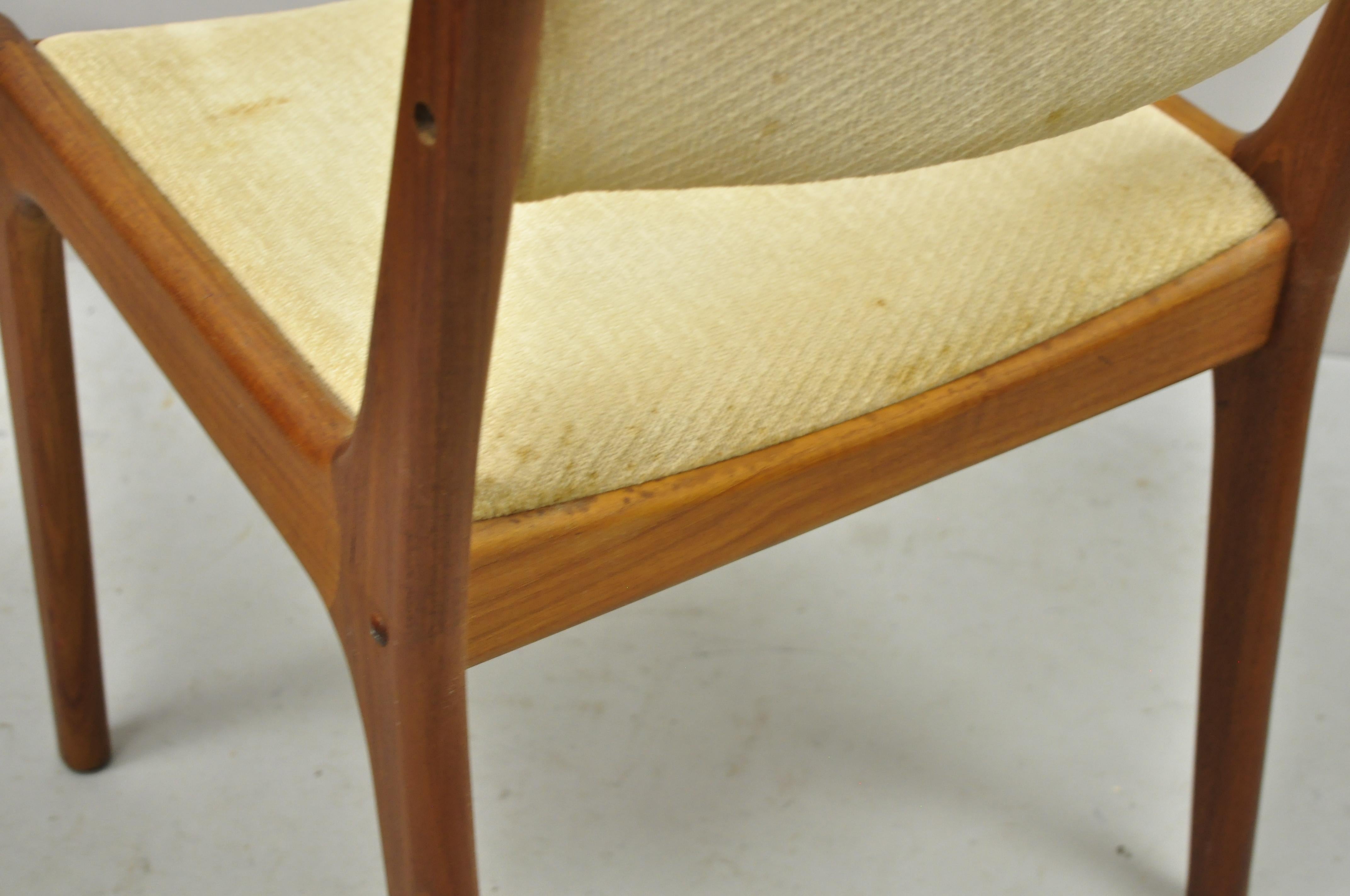 Chaise de salle à manger en bois de teck de style danois et moderne du milieu du siècle dernier par Sun Furniture en vente 2