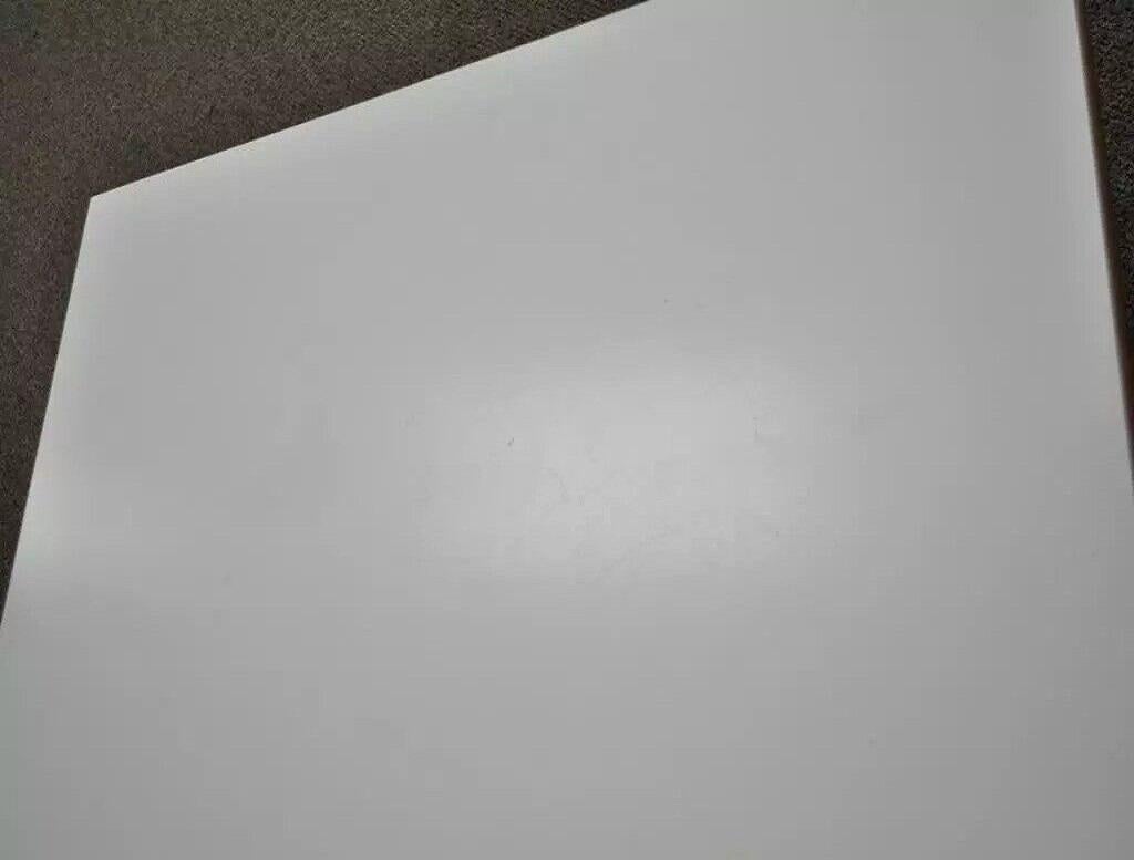 20ième siècle Table basse carrée en noyer et formica de style danois Vintage Mid Century Modern en vente