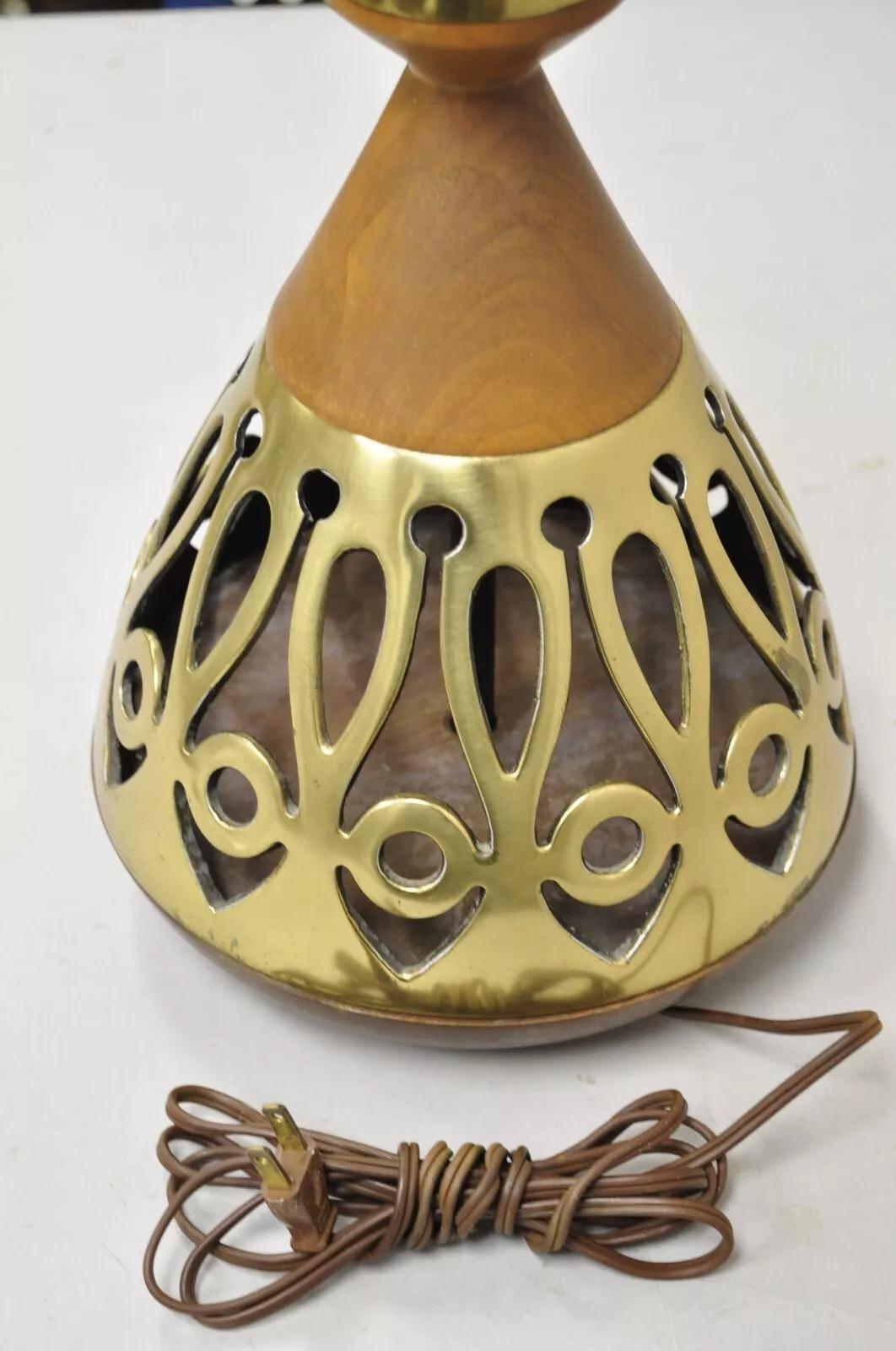 Vintage Mid Century Modern Danish Teak Wood & Brass Fretwork Tall Table Lamp For Sale 4