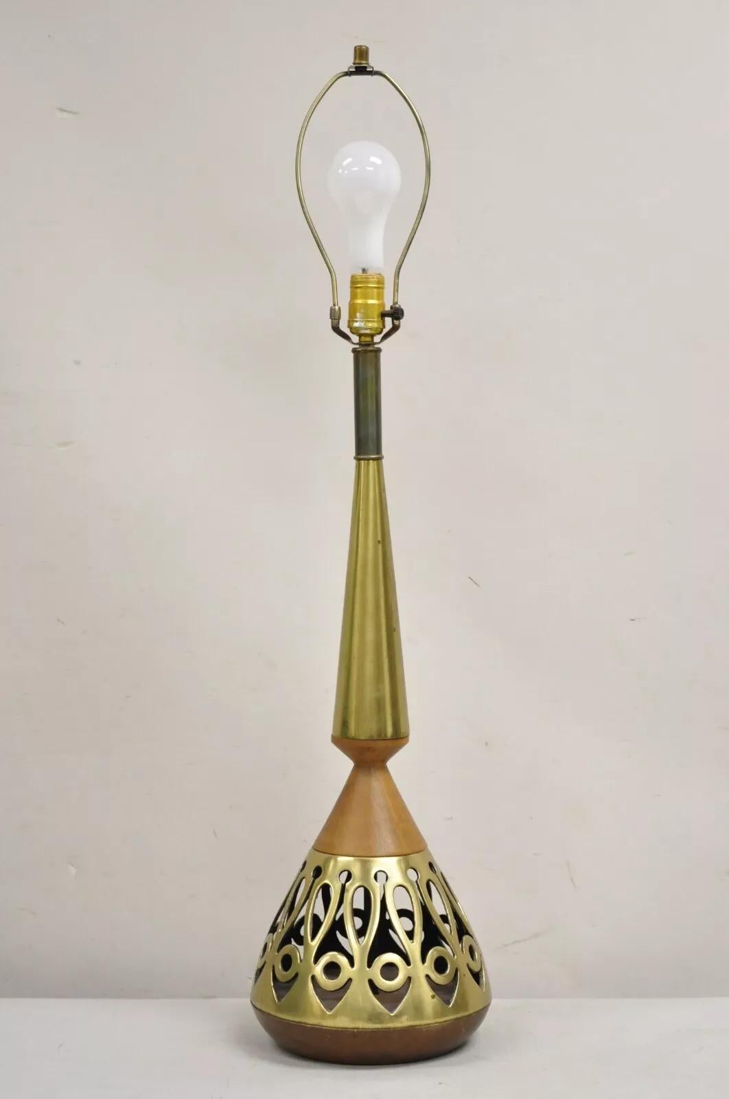 Vintage Mid Century Modern Danish Teak Wood & Brass Fretwork Tall Table Lamp For Sale 6