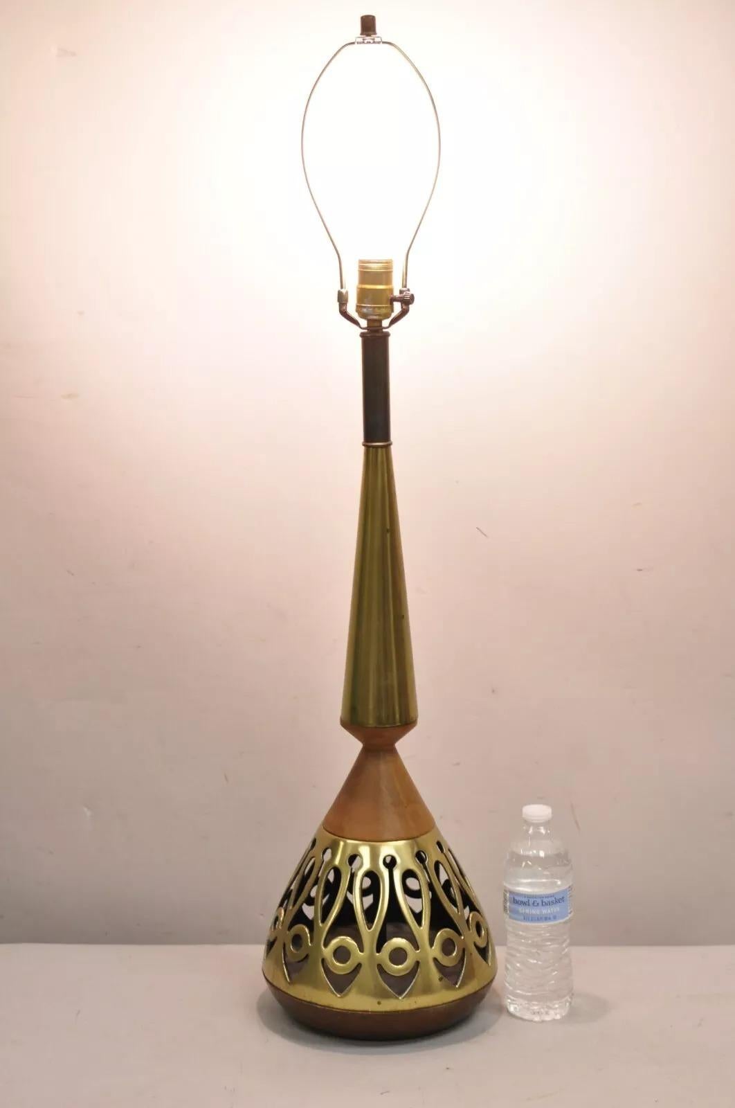 Vintage Mid Century Modern Danish Teak Wood & Brass Fretwork Tall Sculptural Table Lamp attributed to Tony Paul for Westwood. Circa Mid 20th Century. Measurements: 36.5
