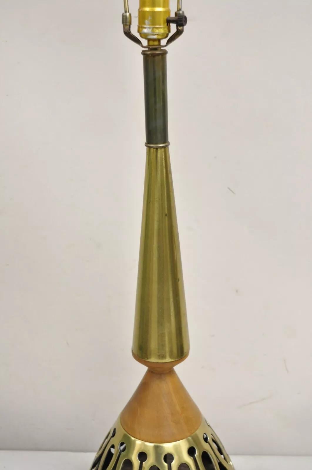 Vintage Mid Century Modern Danish Teak Wood & Brass Fretwork Tall Table Lamp In Good Condition For Sale In Philadelphia, PA