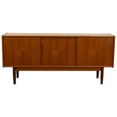 Vintage Mid Century Modern Danish Teakholz Schiebetür Sideboard Anrichte