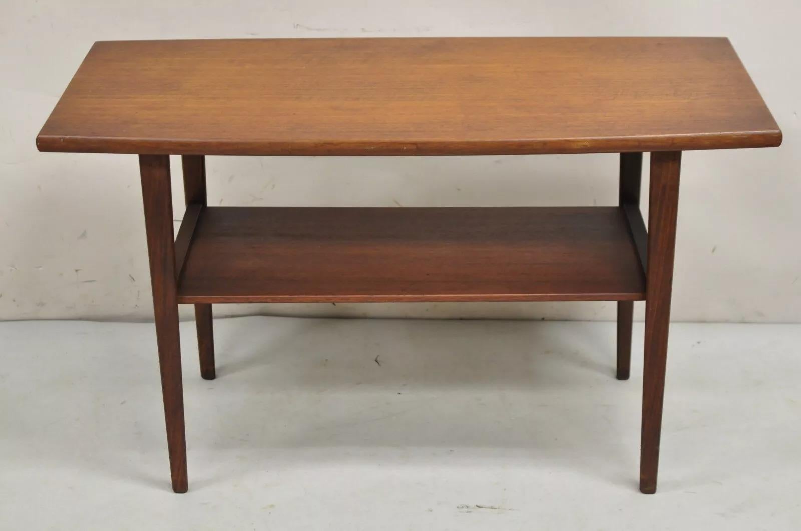 Mid-Century Modern Table basse danoise moderne du milieu du siècle dernier, en bois de teck, à 2 niveaux en vente
