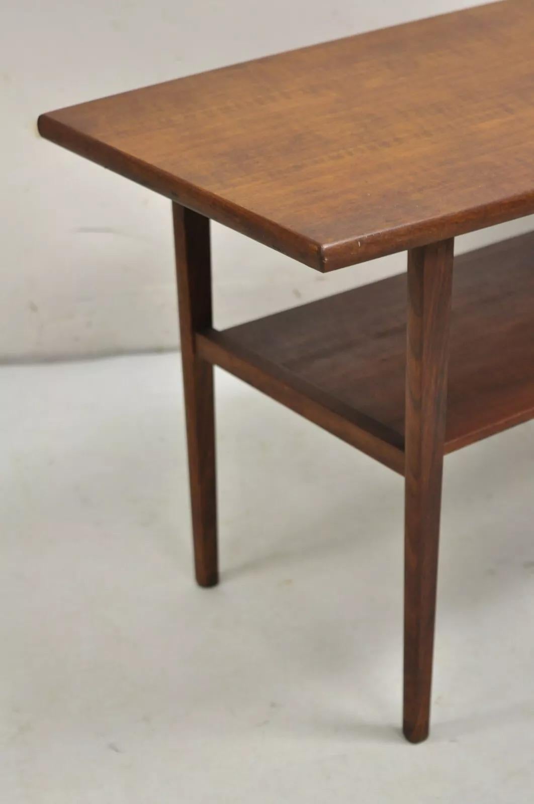 Teck Table basse danoise moderne du milieu du siècle dernier, en bois de teck, à 2 niveaux en vente