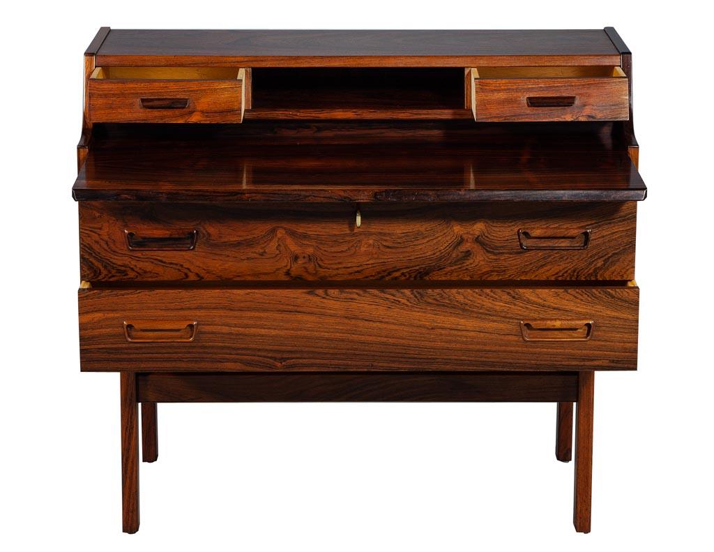 Vintage Mid-Century Modern Danish Writing Desk with Pullout In Excellent Condition In North York, ON