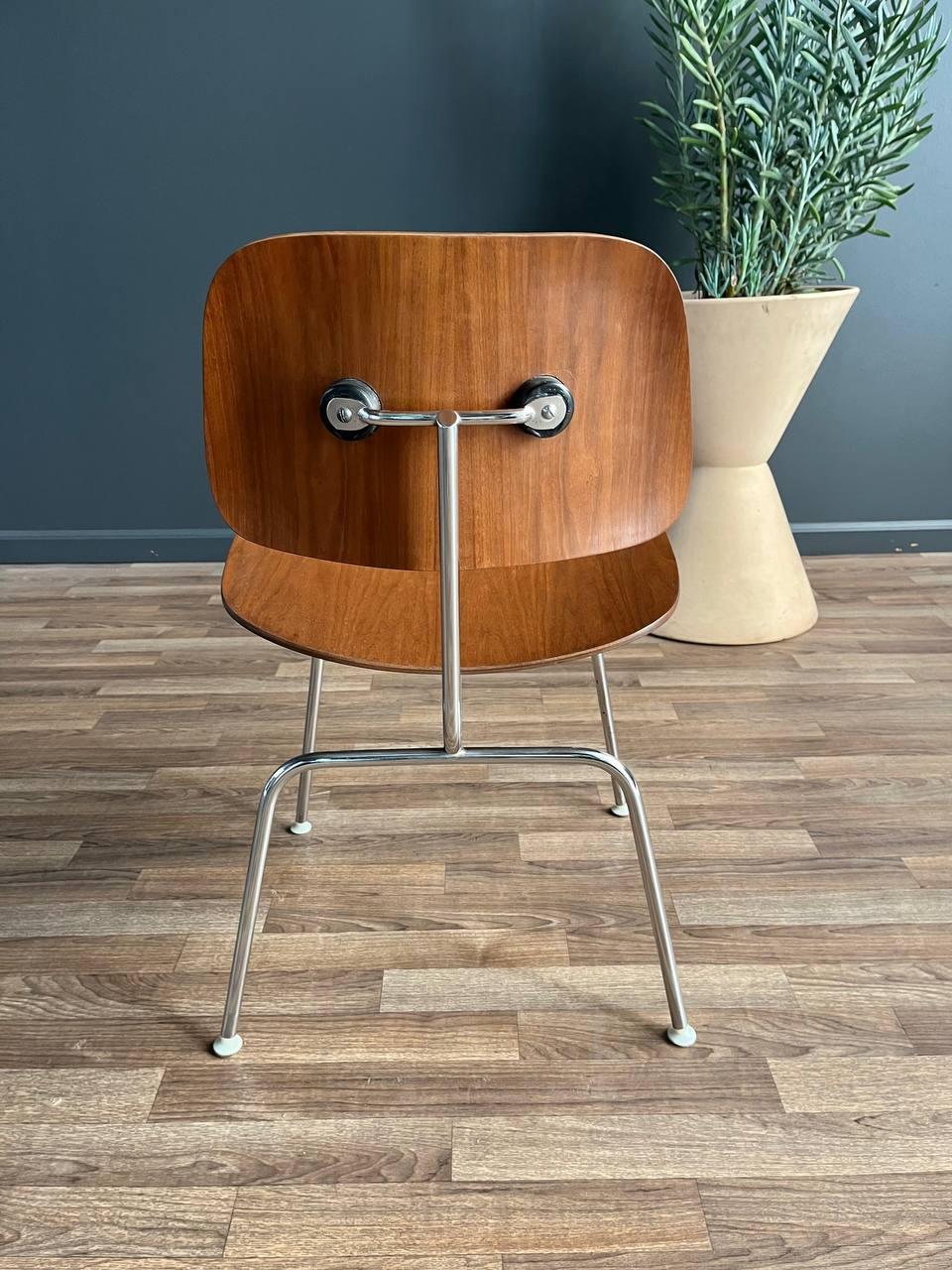 Vintage Mid-Century Modern DCM Chair by Charles Eames for Herman Miller In Good Condition In Los Angeles, CA