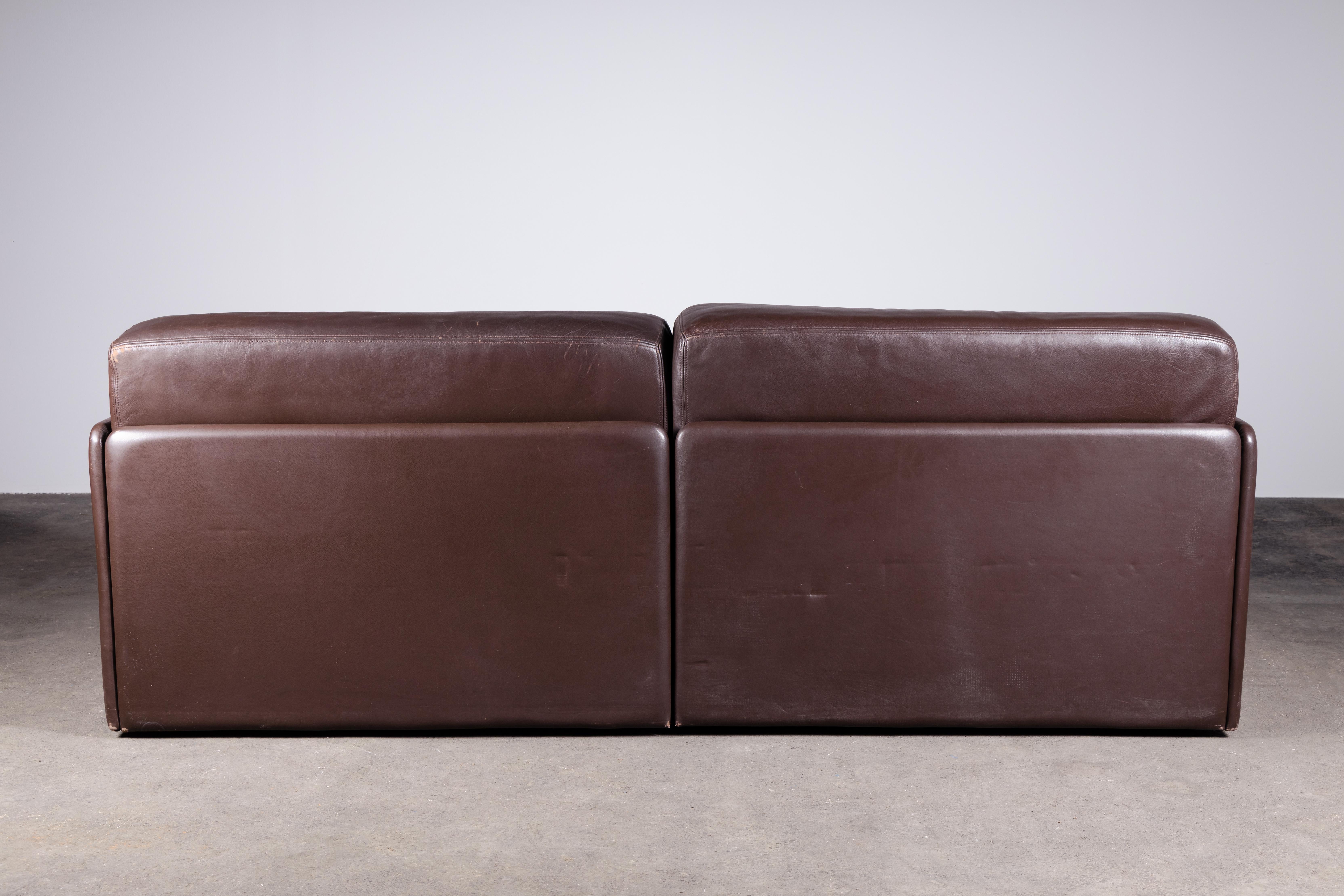 Vintage Mid-Century Modern De Sede DS-76 Sofa Bed in Brown Leather In Fair Condition In Grand Cayman, KY