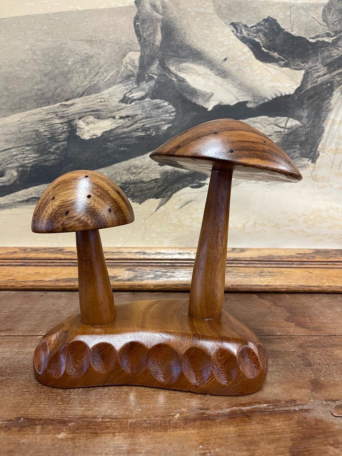 Vintage Mid Century Modern Decorative Carved Wooden Mushroom Sculpture In Good Condition For Sale In Seattle, WA