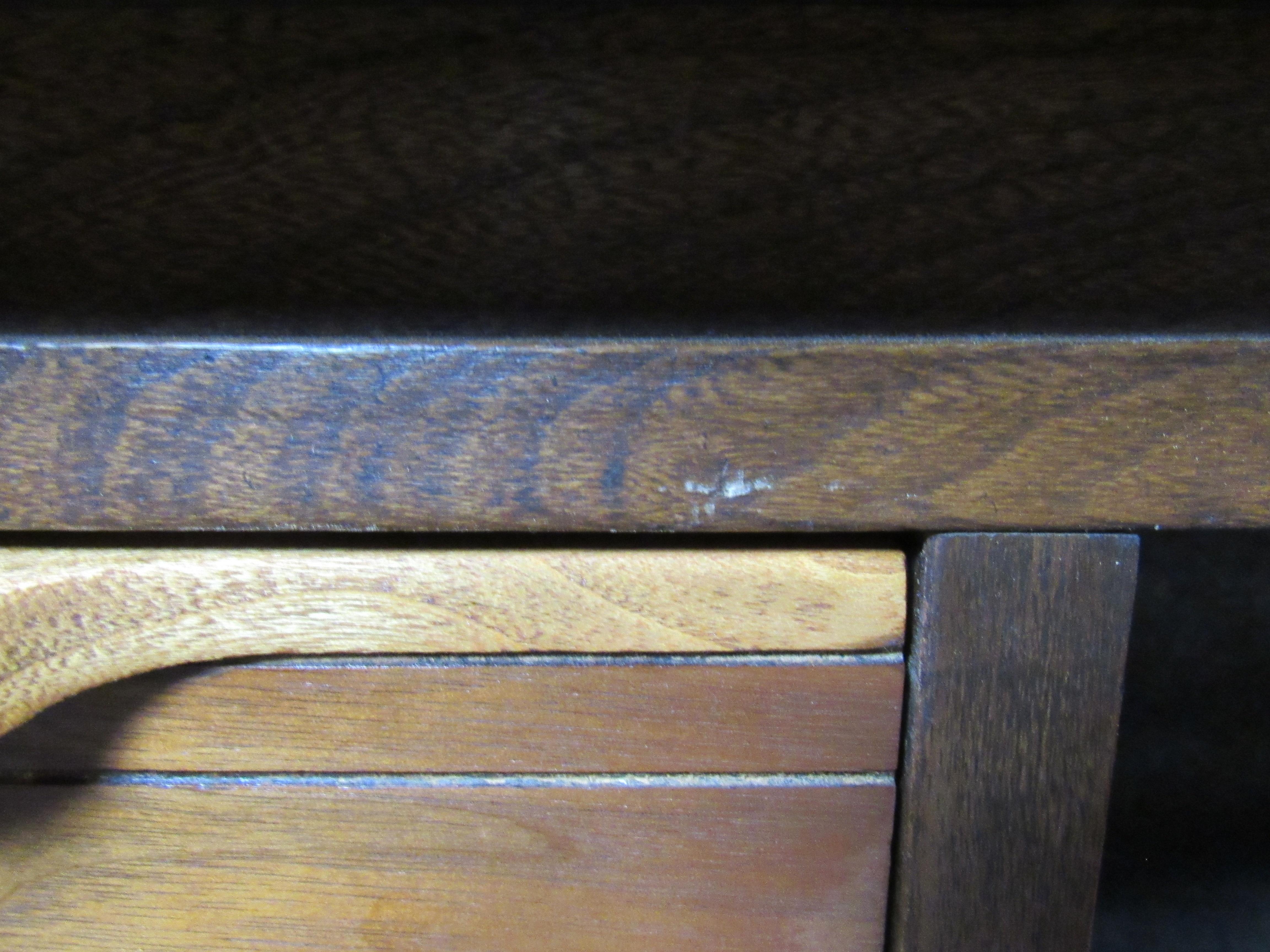 Wood Vintage Mid-Century Modern Desk For Sale
