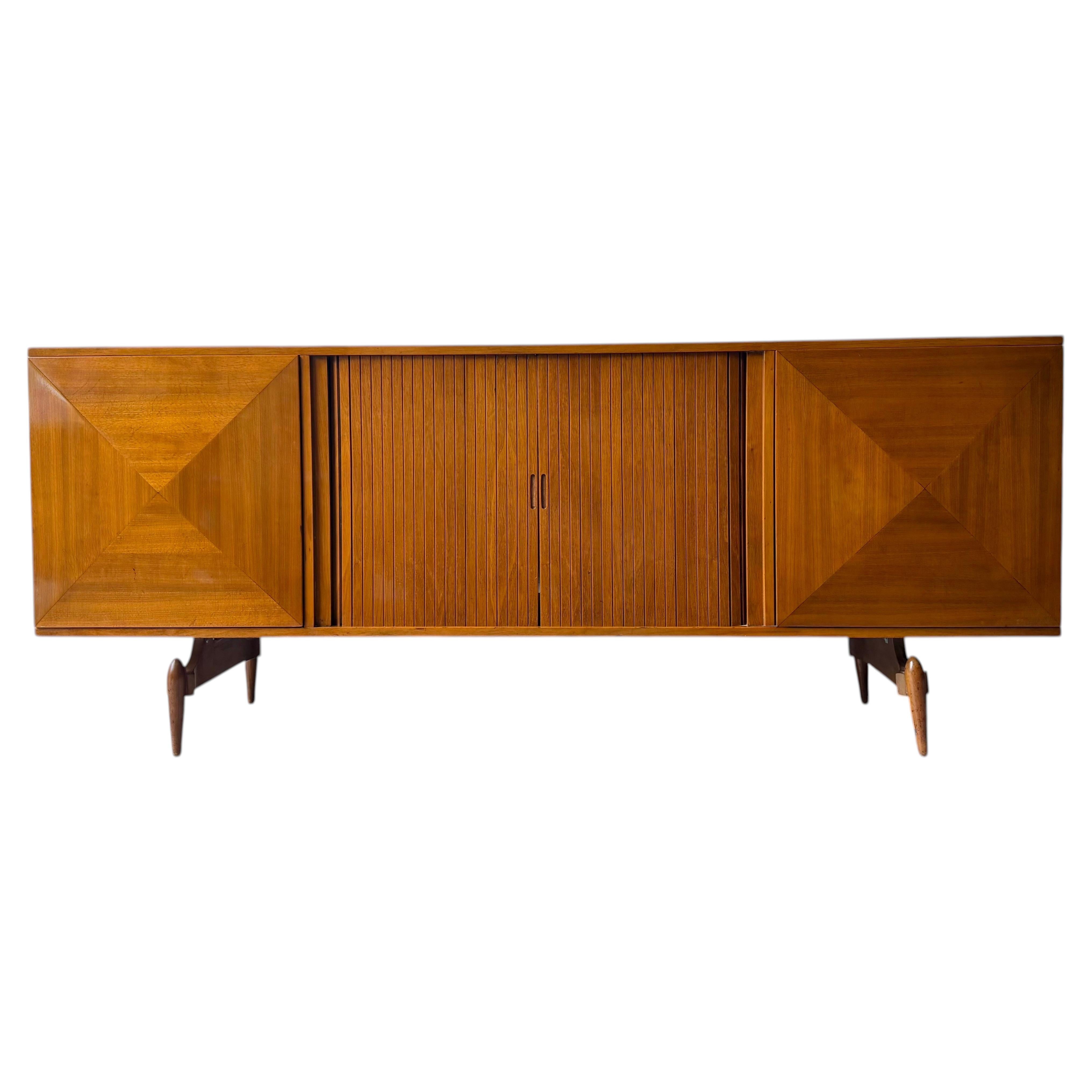 Lange Sideboard aus Walnussholz im Vintage-Mid-Century-Modern-Stil mit rautenförmiger Front