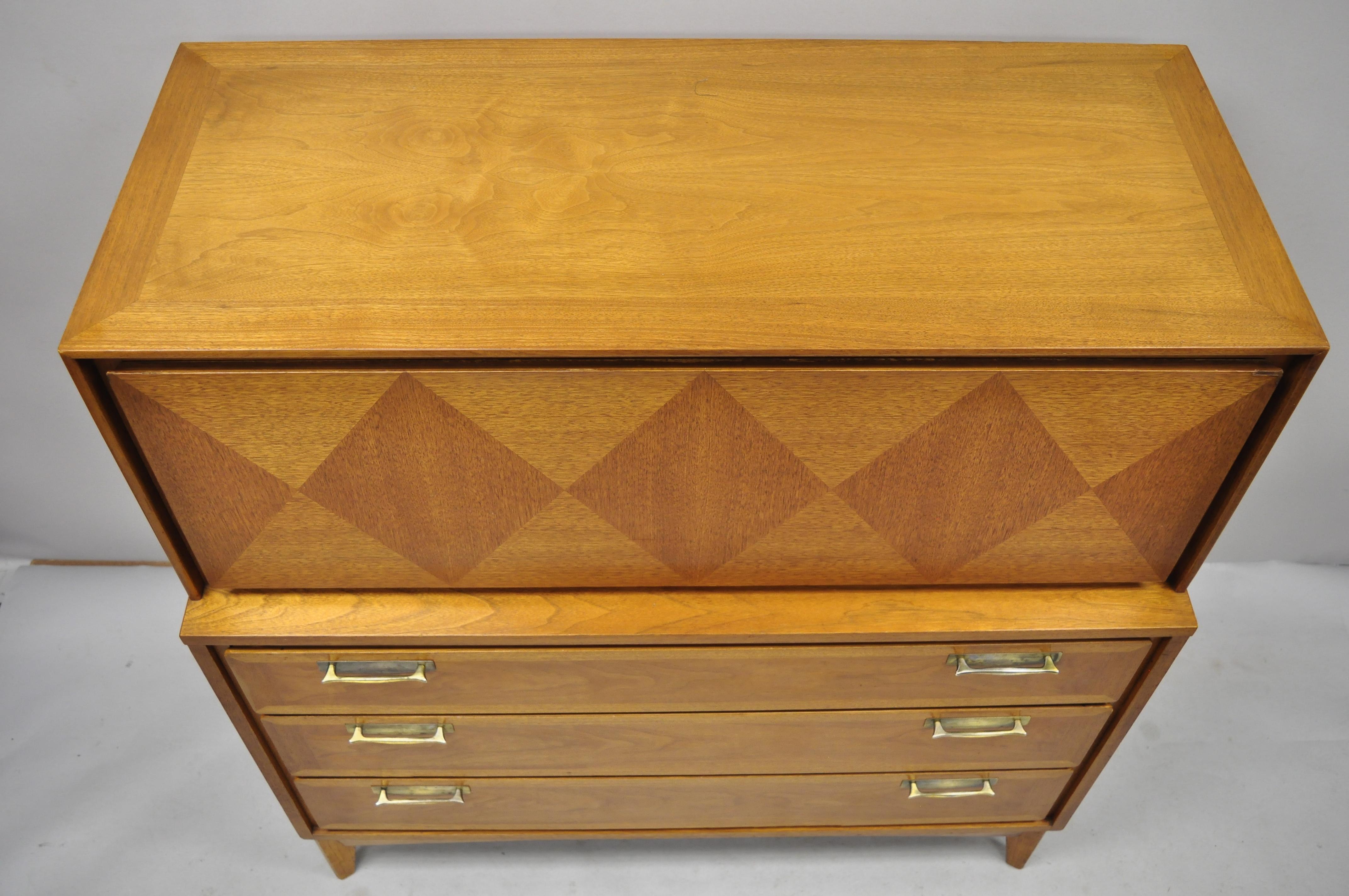 Vintage Mid-Century Modern Diamond Inlay Walnut Chest Dresser by Red Lion In Good Condition In Philadelphia, PA