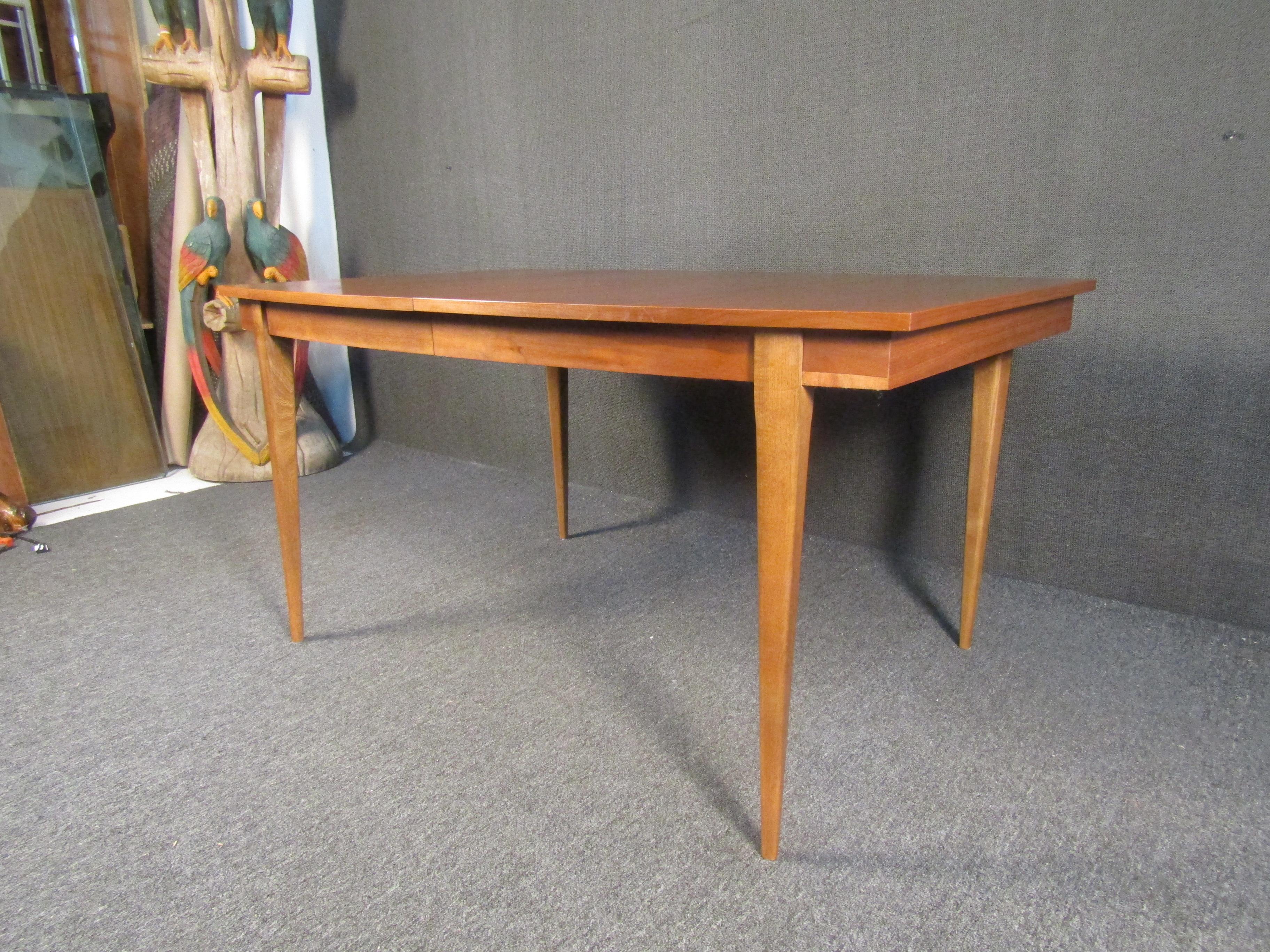 Wood Vintage Mid-Century Modern Dining Room Table
