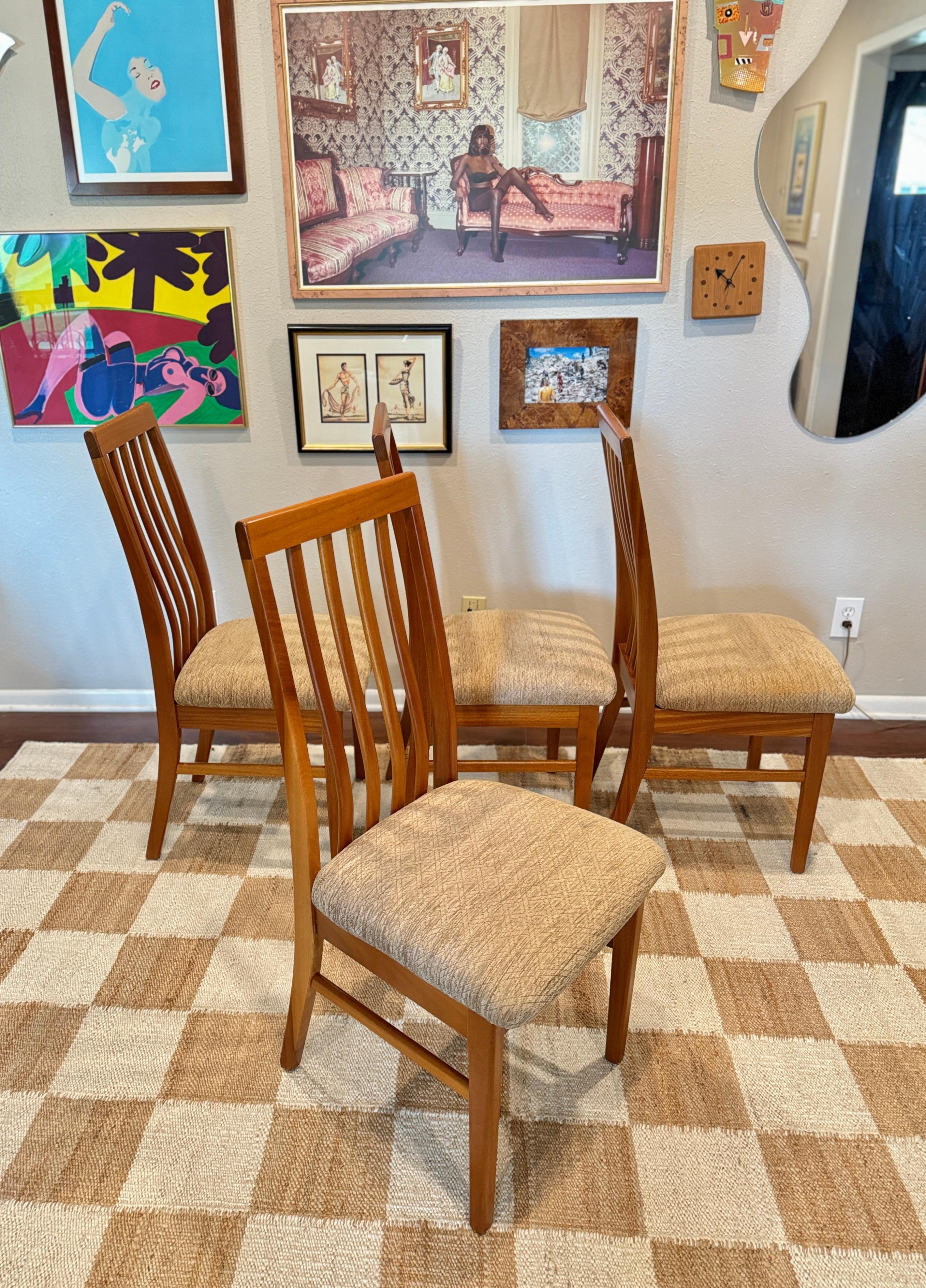 Vintage mid century modern dining set including a drop leaf table and 4 chairs 5
