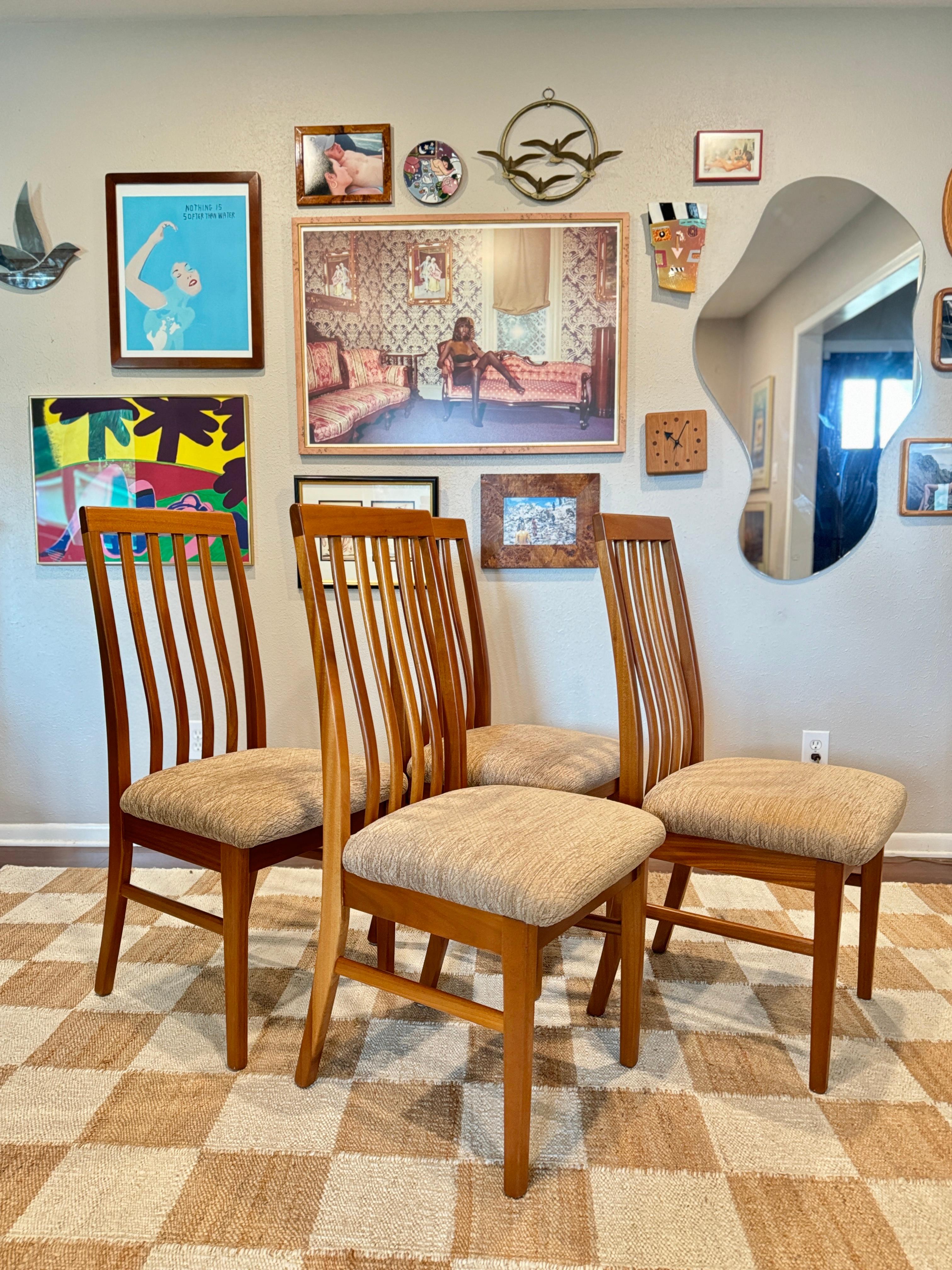 Vintage mid century modern dining set including a drop leaf table and 4 chairs 2