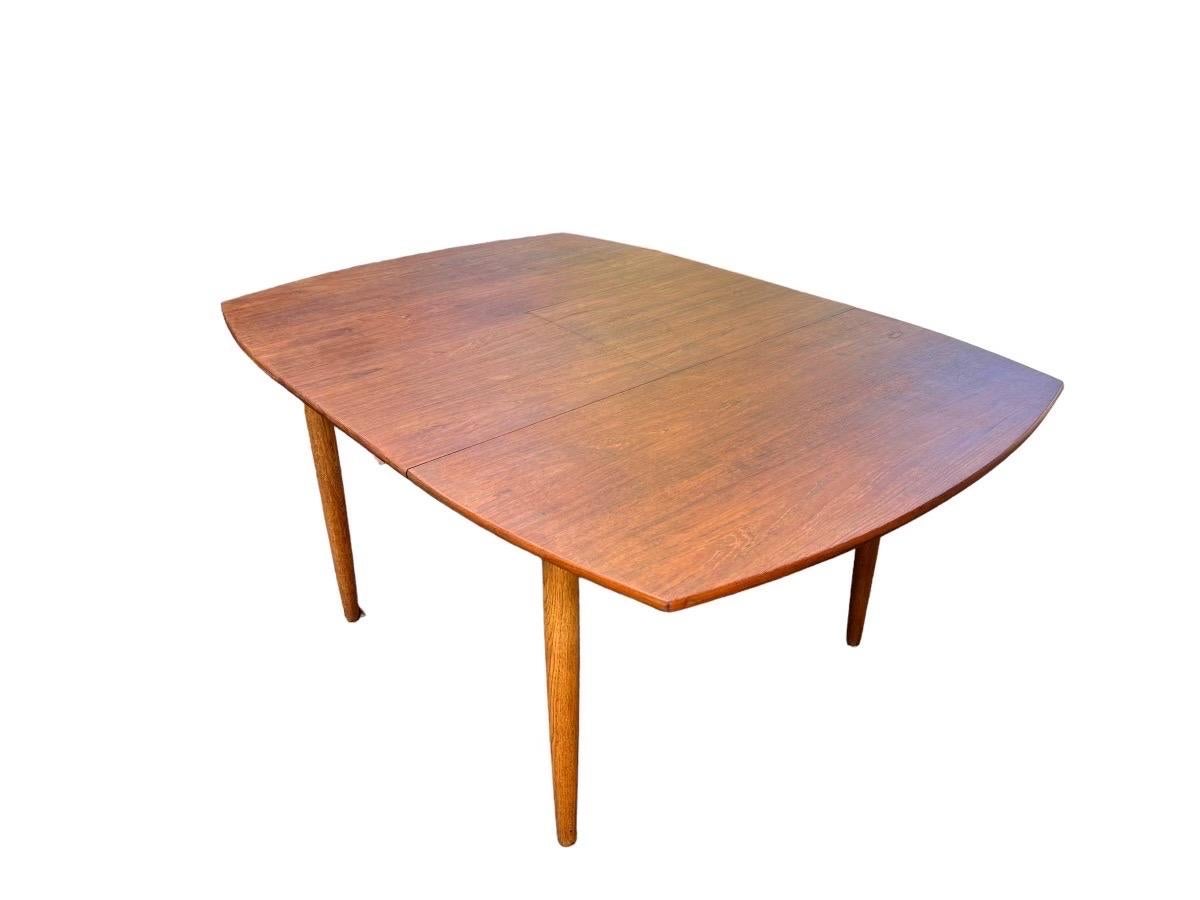Vintage Mid-Century Modern Dining Table with Butterfly Leaf Extensions 2