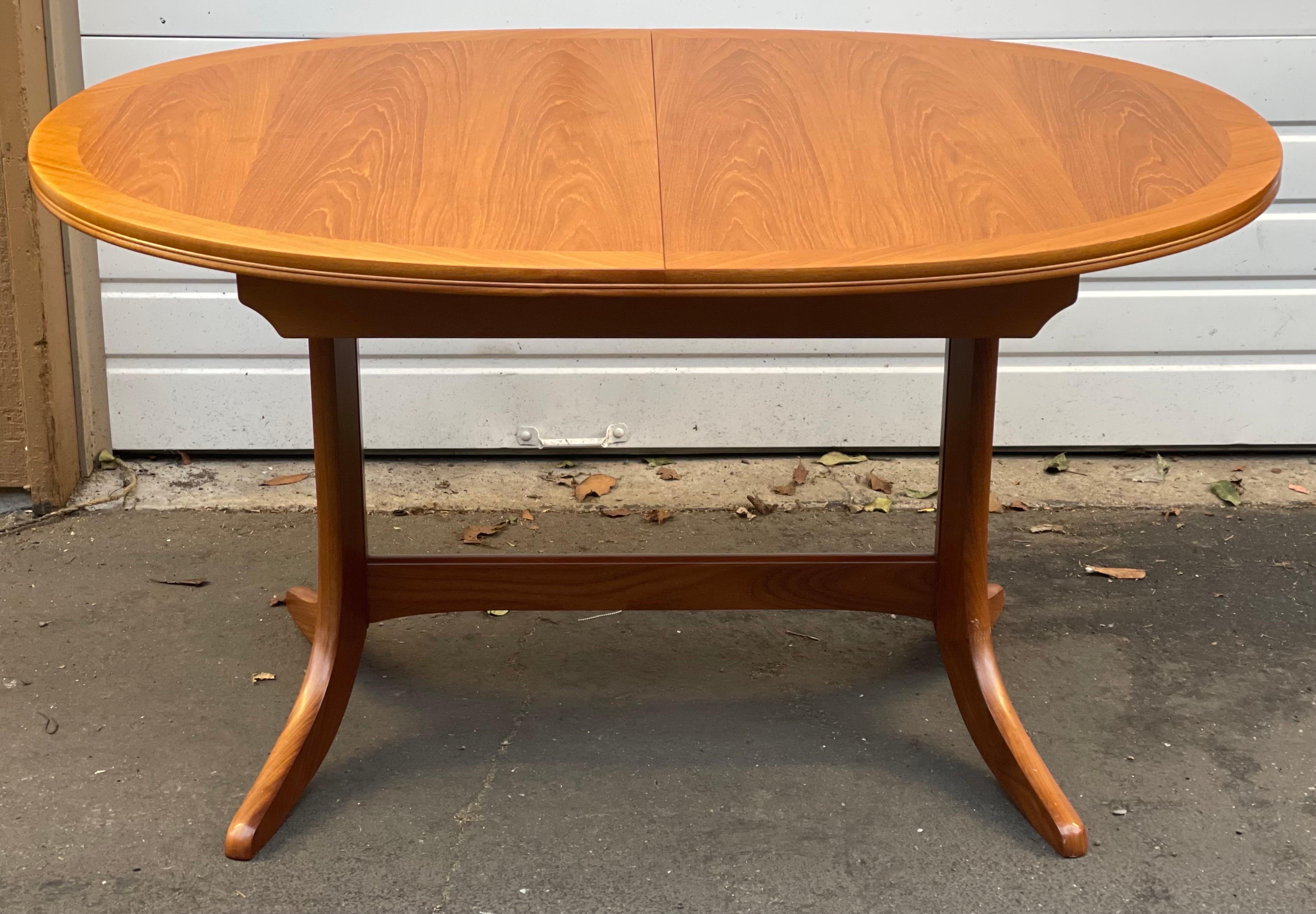 butterfly dining table