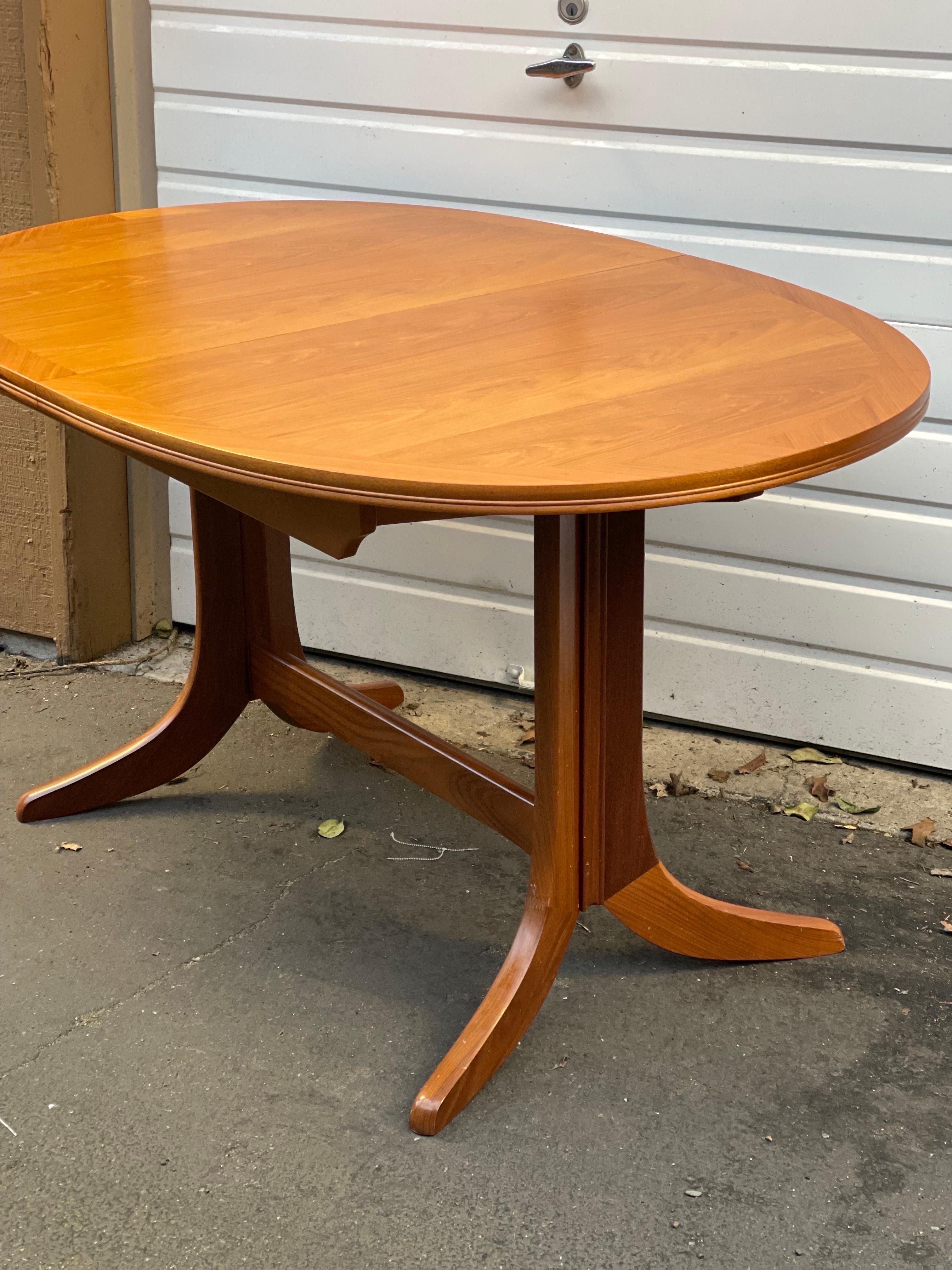 Vintage Mid-Century Modern Dining Table with Butterfly Leaf, UK Import In Good Condition In Seattle, WA