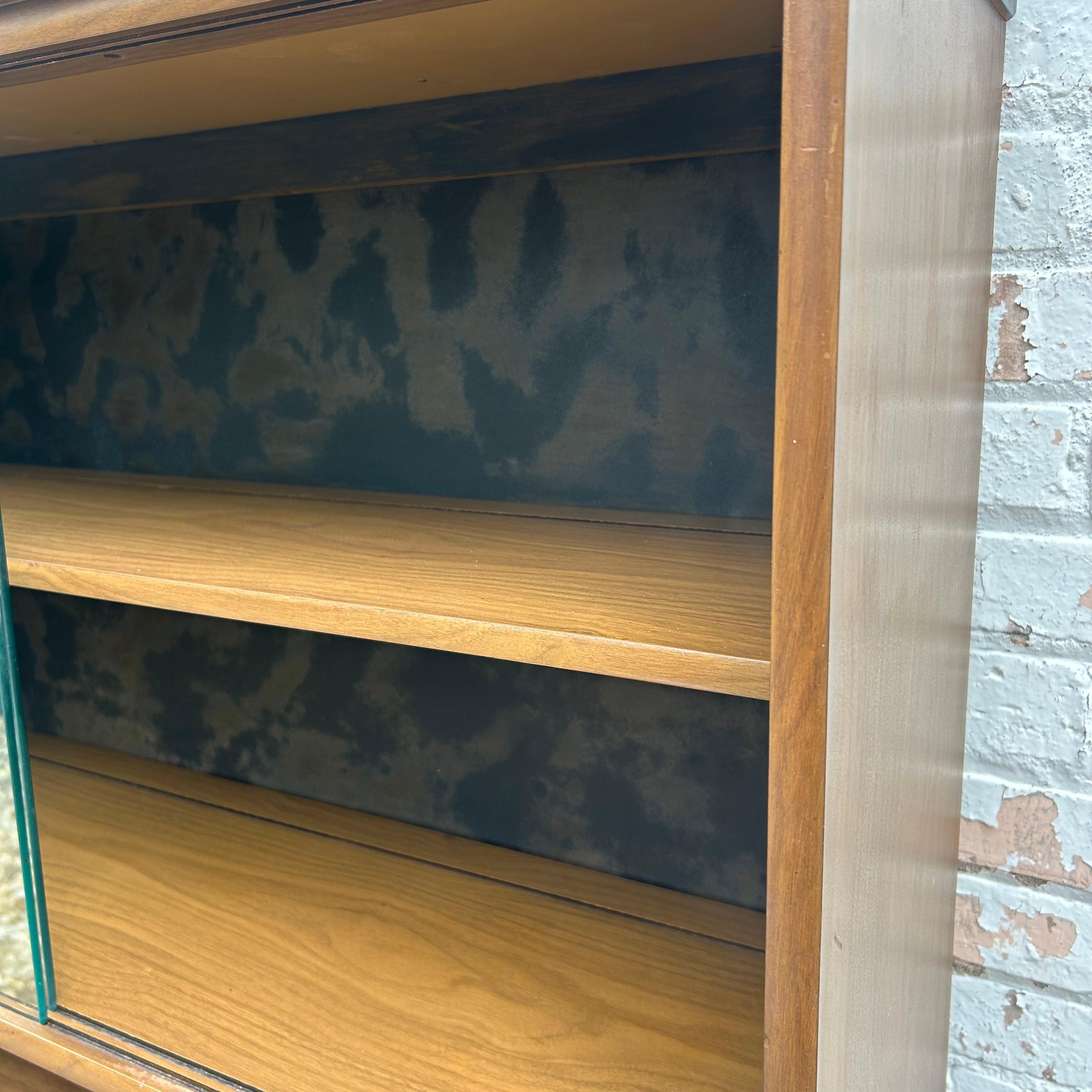 Vintage Mid-Century Modern Display China Cabinet For Sale 2