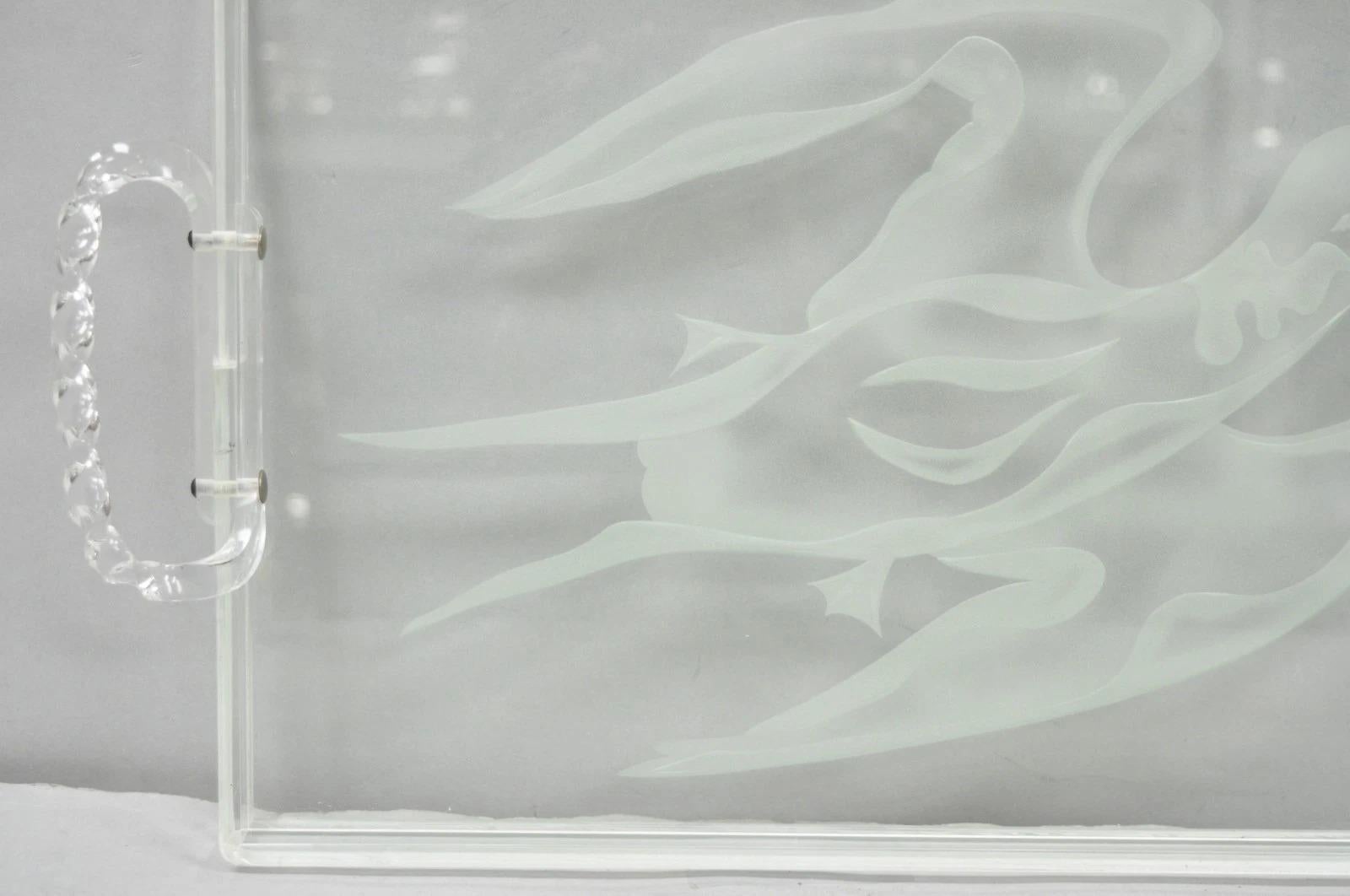 Vintage Mid Century Modern Dorothy Thorpe Style Etched Glass Bird Acrylic Tray In Good Condition For Sale In Philadelphia, PA
