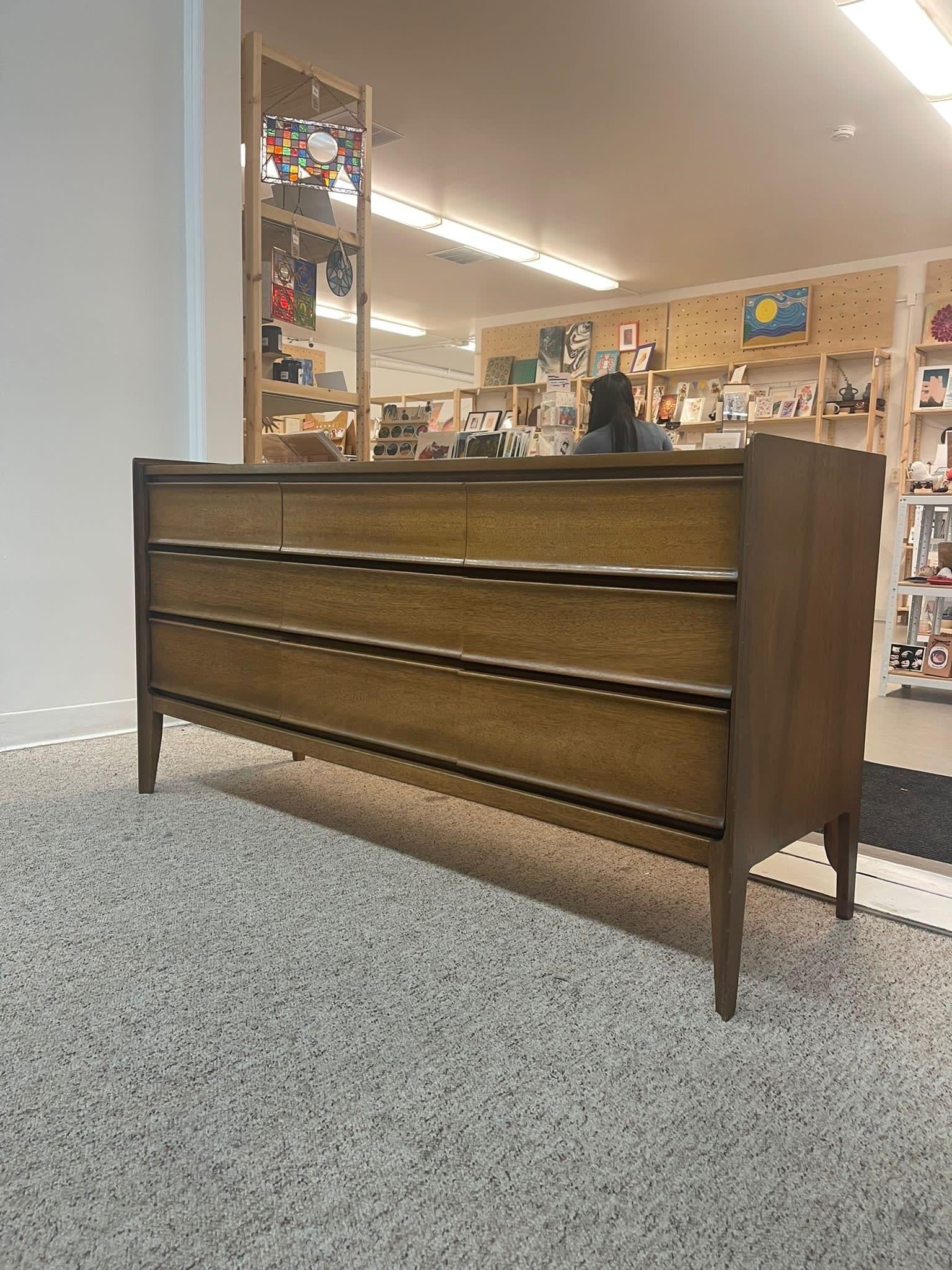 1970 bassett dresser