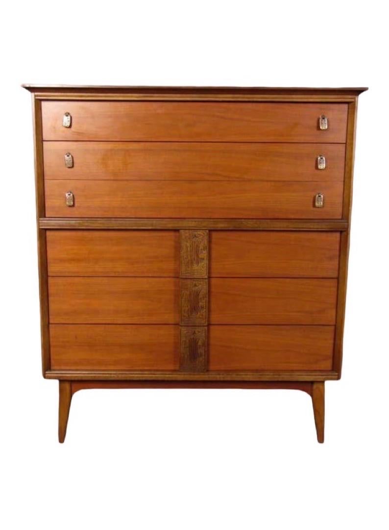 Vintage Mid-Century Modern dresser cabinet storage drawers with end table stand 
Dimensions: dresser 40 W ; 45 H ; 19 D.
 End Table. 24 W ; 24 H ; 16 D.