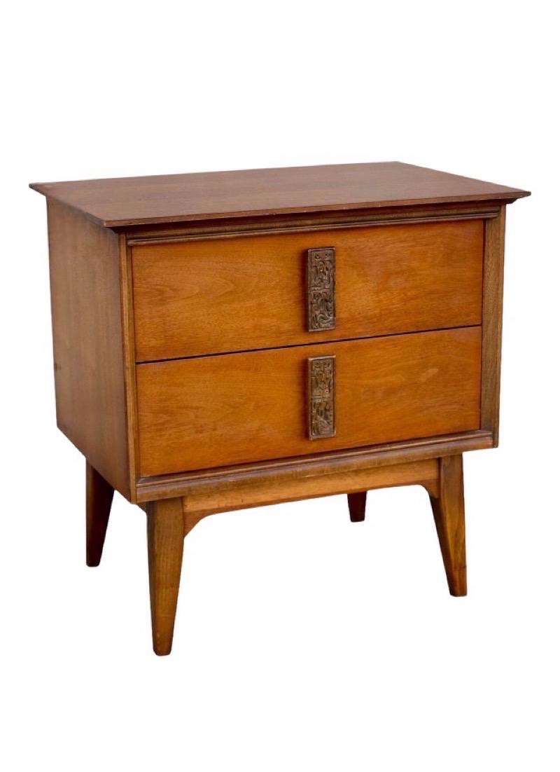 Wood Vintage Mid-Century Modern Dresser Cabinet Storage Drawers with End Table Stand  For Sale