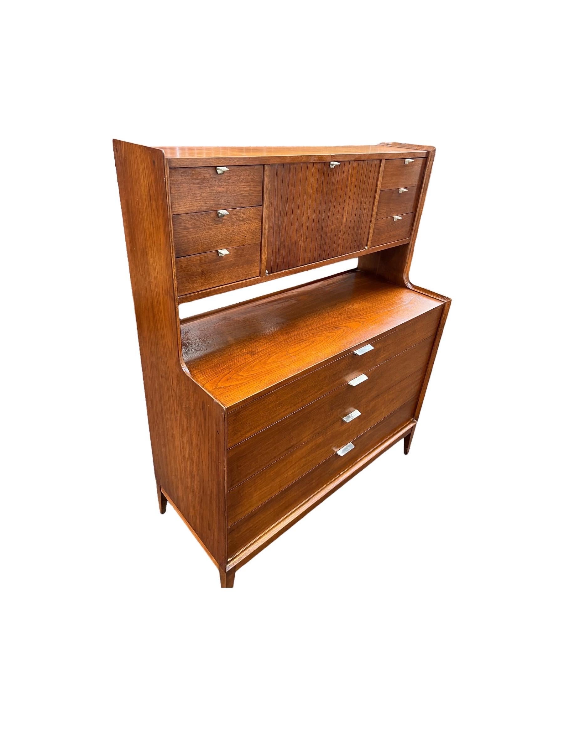 Mid-20th Century Vintage Mid Century Modern Dresser Dovetailed Drawers Arthur Umanoff For Sale