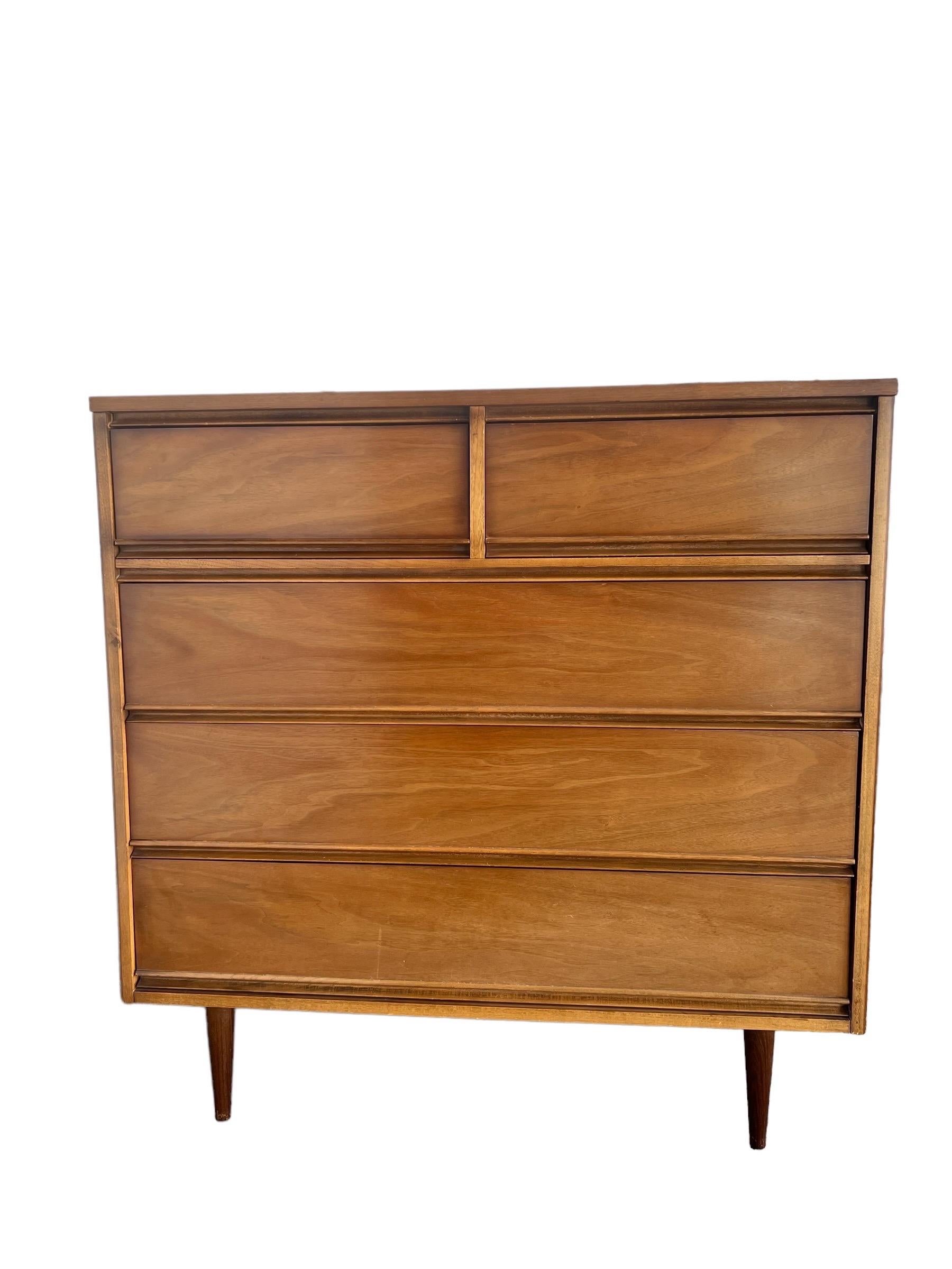 Vintage Mid-Century Modern Dresser Dovetailed Drawers Walnut 1