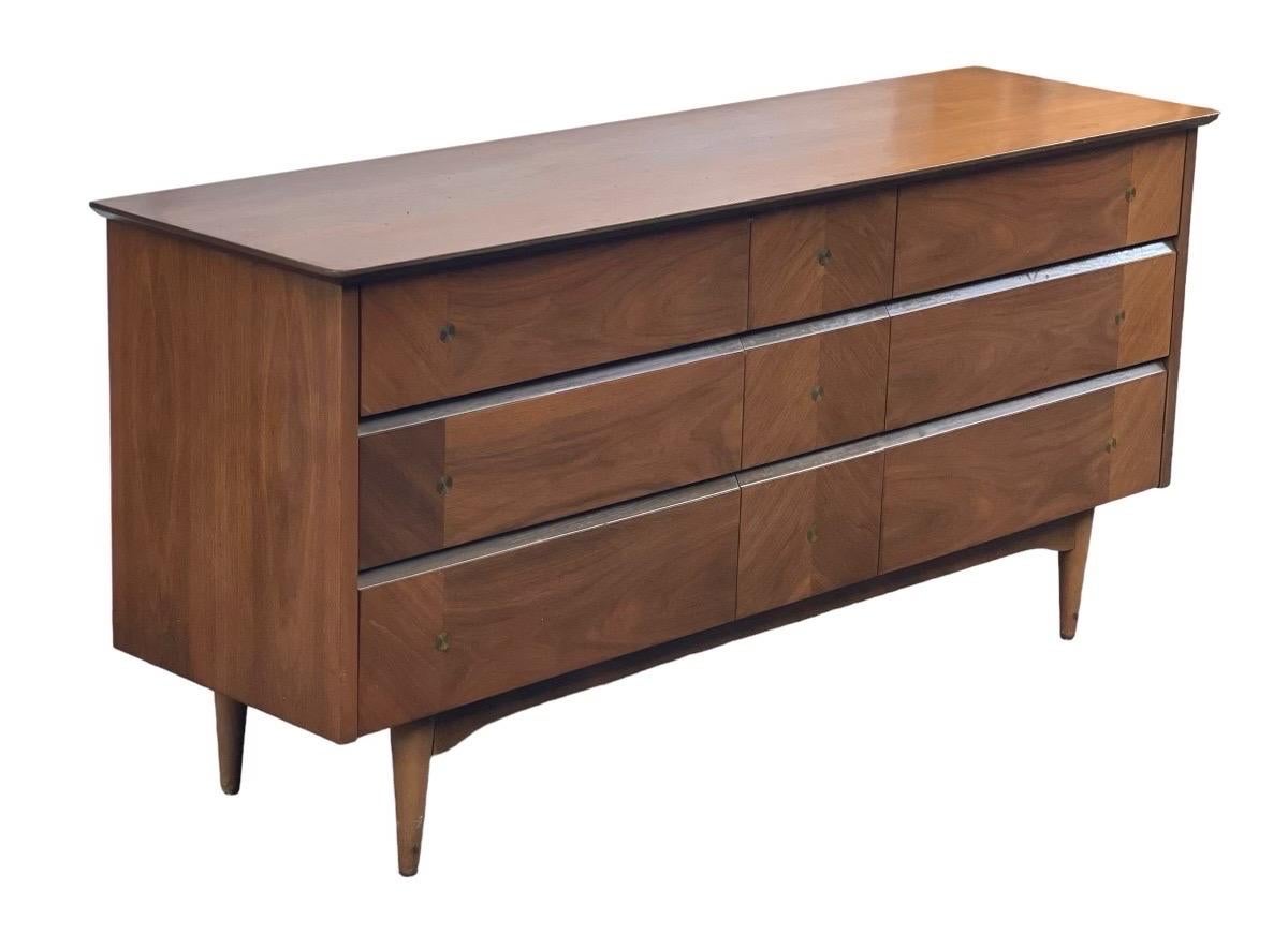 Vintage Mid-Century Modern Dresser Set. Dovetail Drawers 2