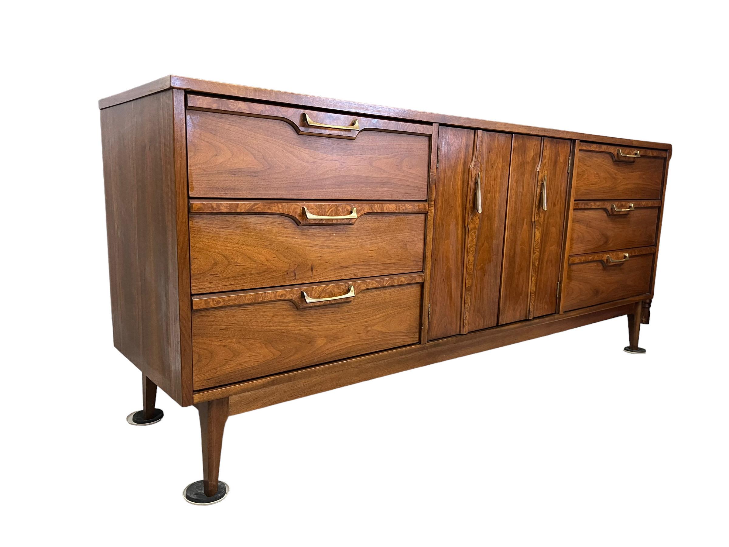 Vintage Mid Century Modern Dresser Set Dovetail Drawers Solid Walnut Burl Veneer In Good Condition For Sale In Seattle, WA