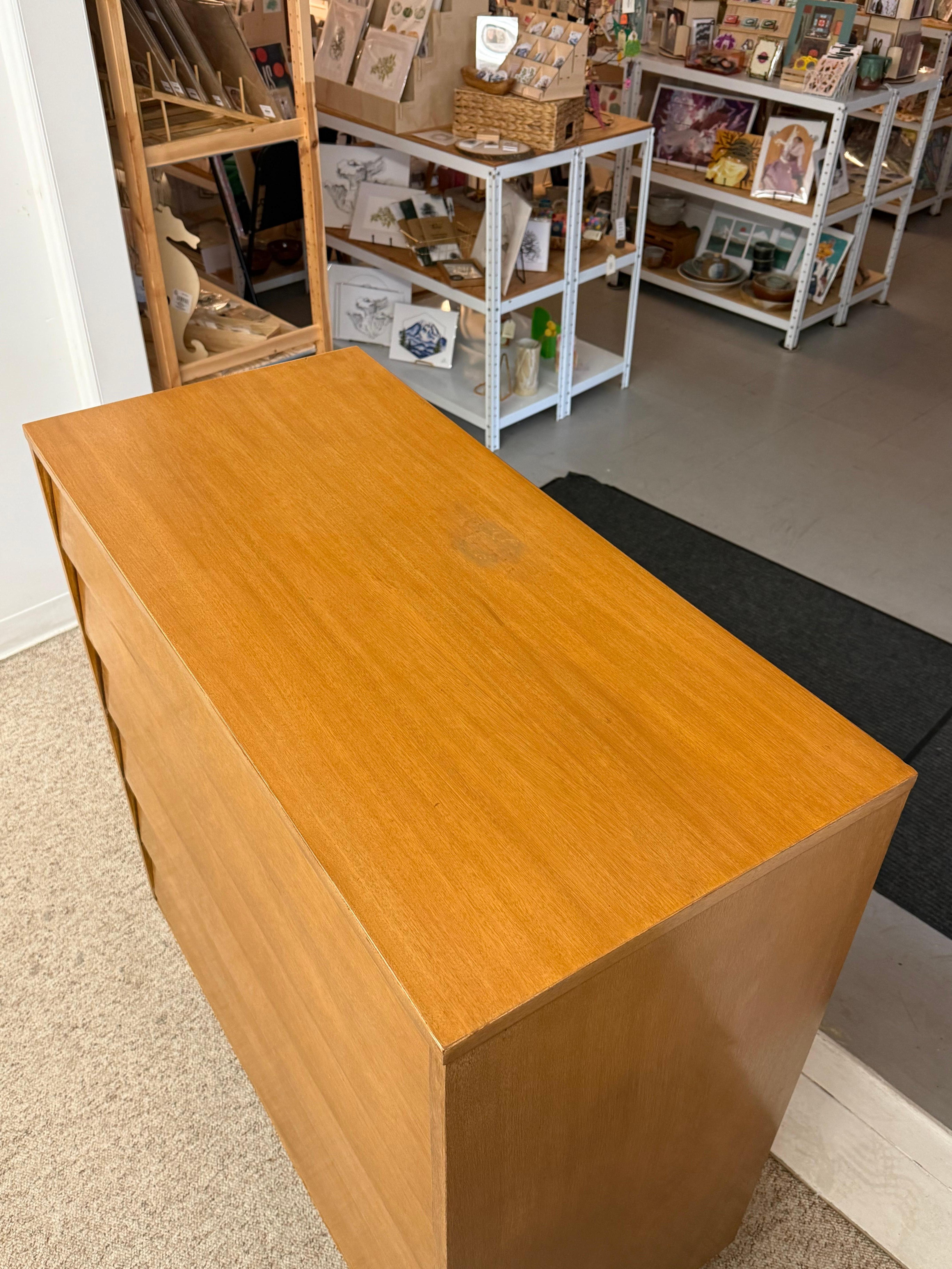 Cómoda Vintage Mid Century Modern Cajones de cola de milano de Kent Coffey en venta 4