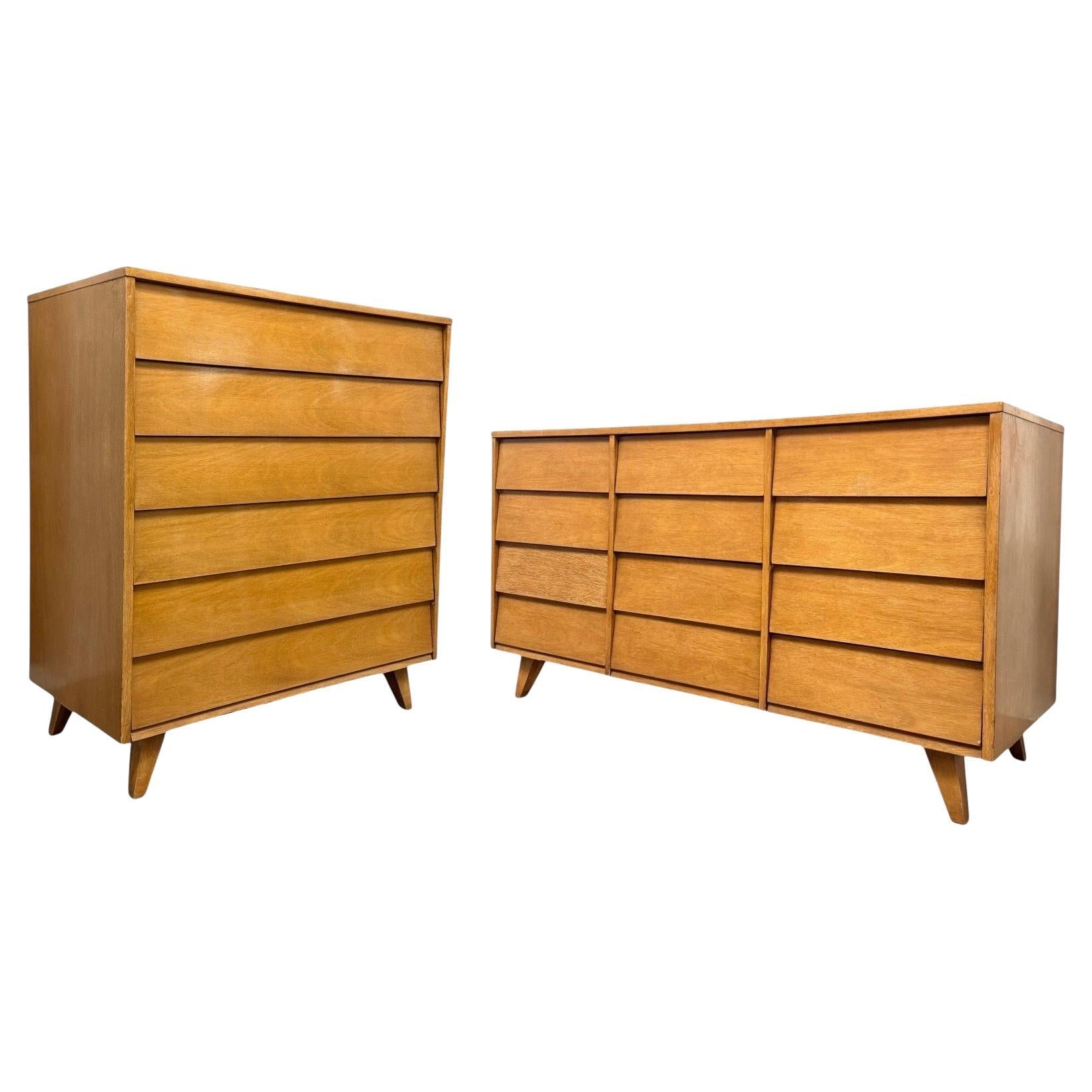 Cómoda Vintage Mid Century Modern Cajones de cola de milano de Kent Coffey