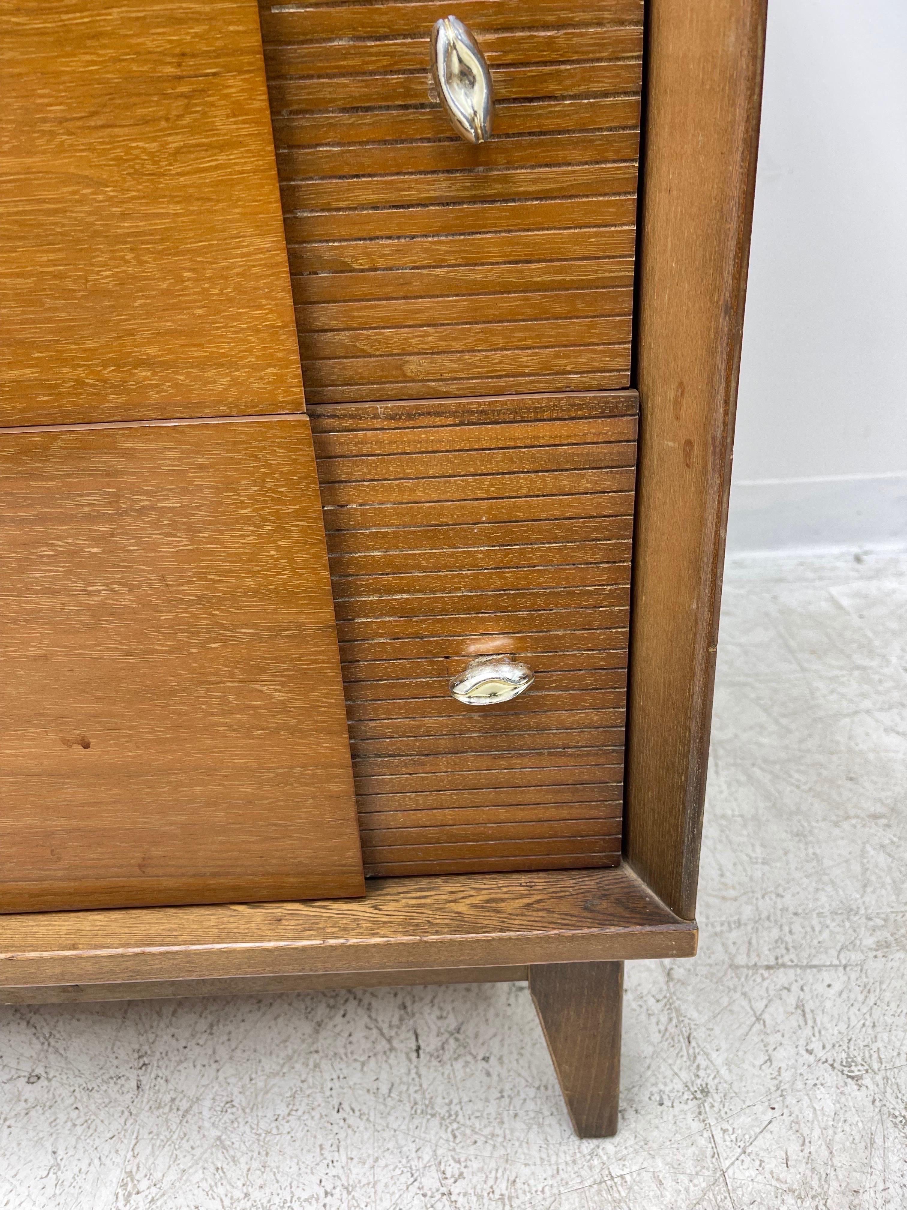 Wood Vintage Mid-Century Modern Dresser with Dovetail Drawers Cabinet Storage