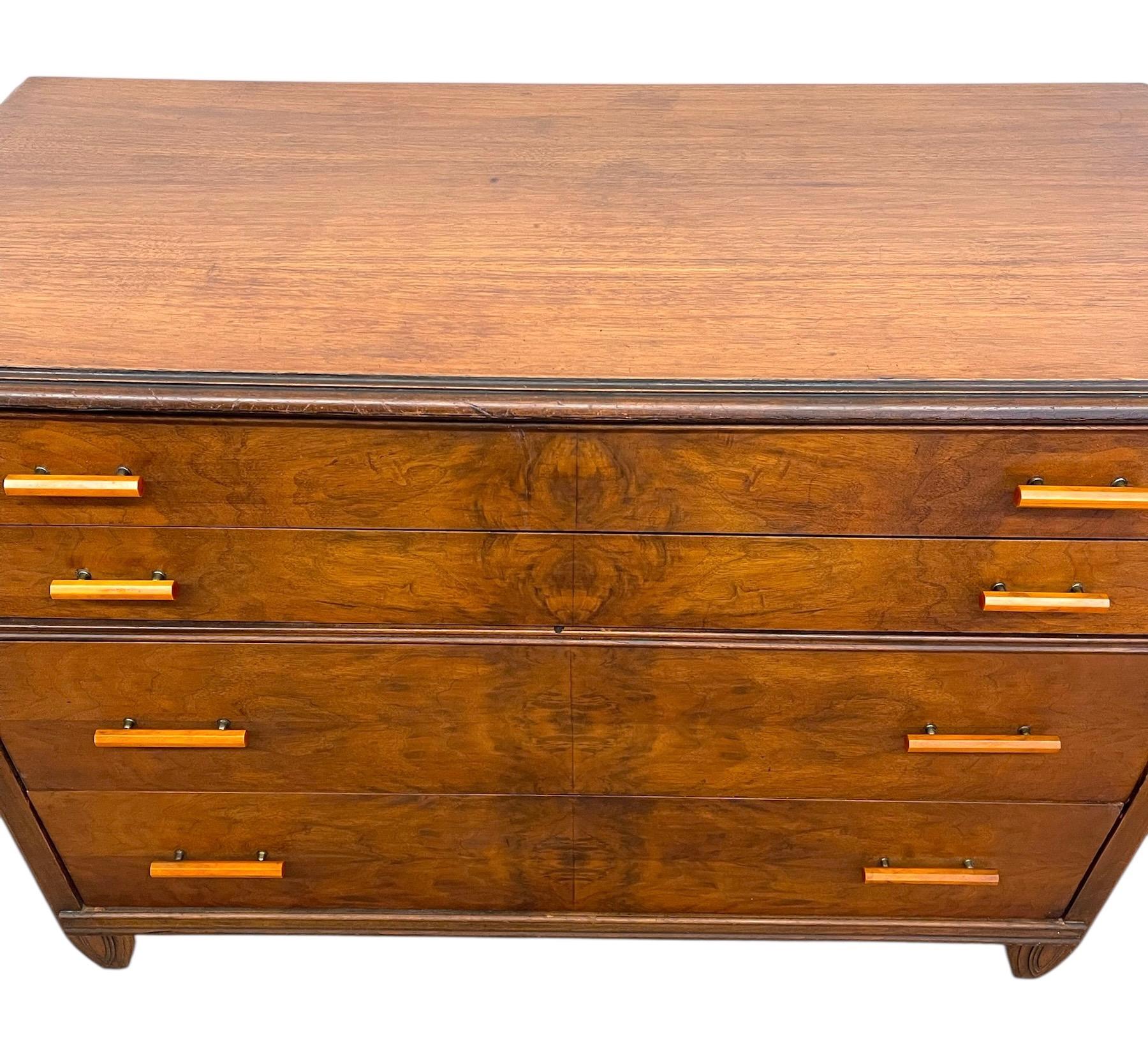 Legno Vintage Art Deco Dresser with Four Drawers in vendita