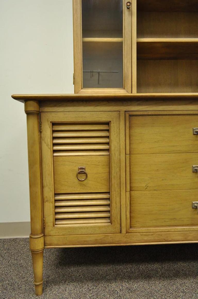 American Vintage Mid-Century Modern Drexel Sirocco Blonde China Cabinet Credenza Display