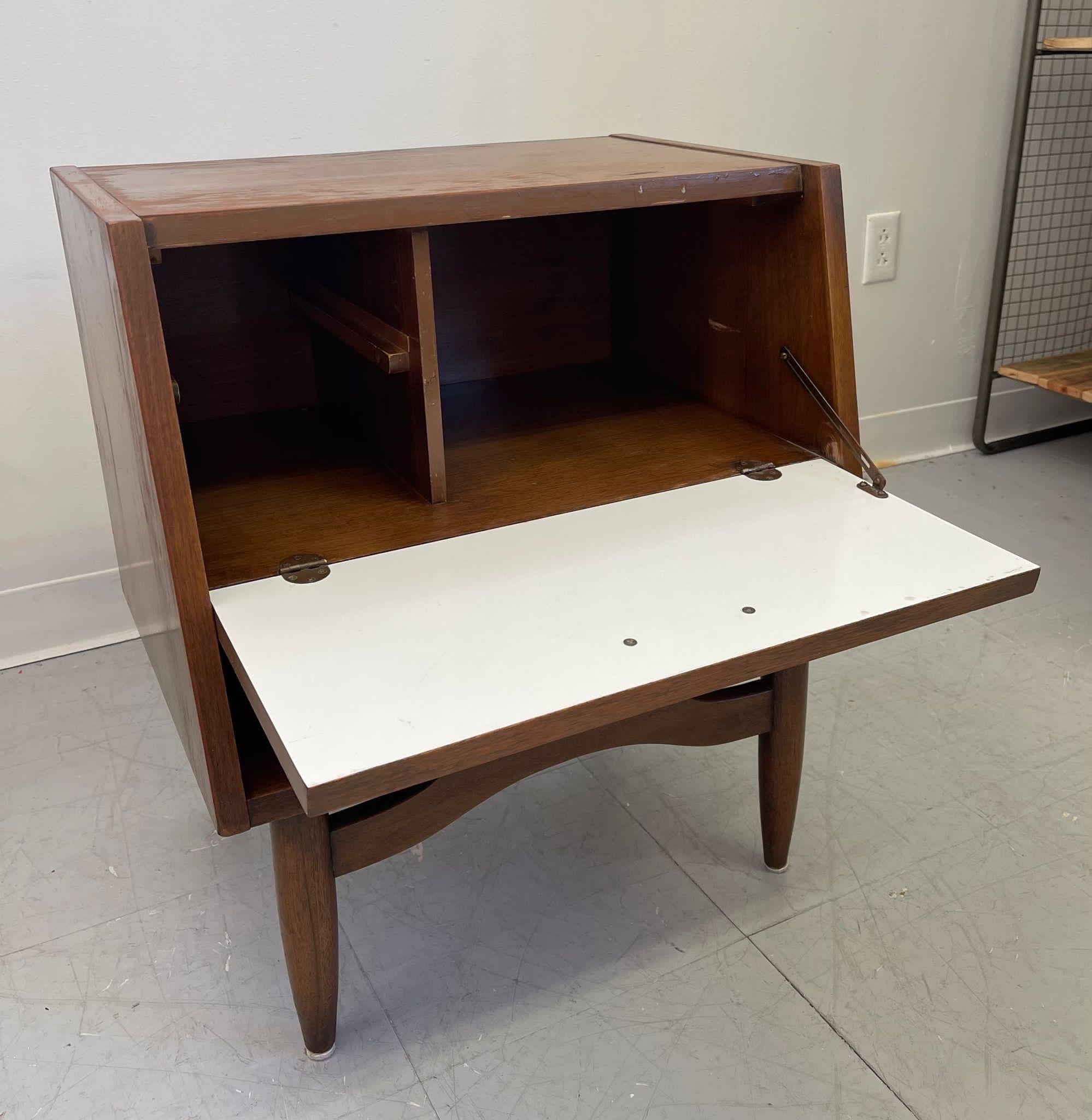 Vintage Mid Century Modern Drop Front Nightstand From American Martins Villie For Sale 3