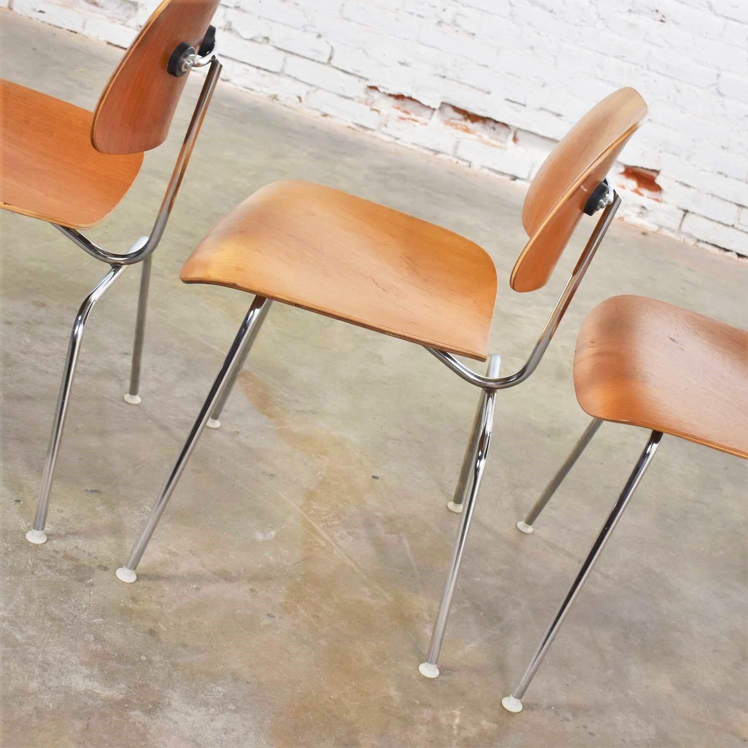 Vintage Mid Century Modern Eames Dcm Dining Chairs For Herman Miller Set Of 4 At 1stdibs
