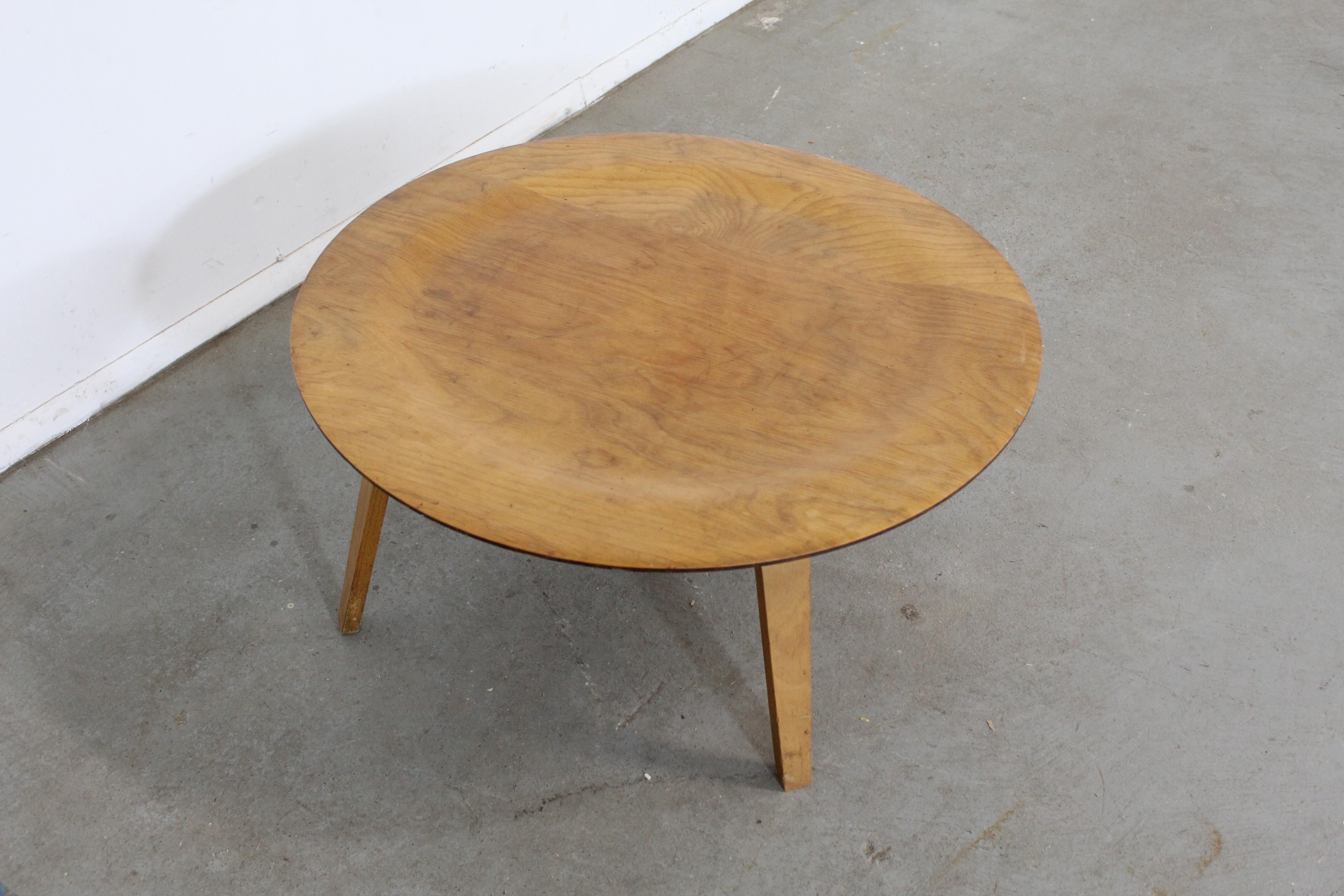 eames round coffee table
