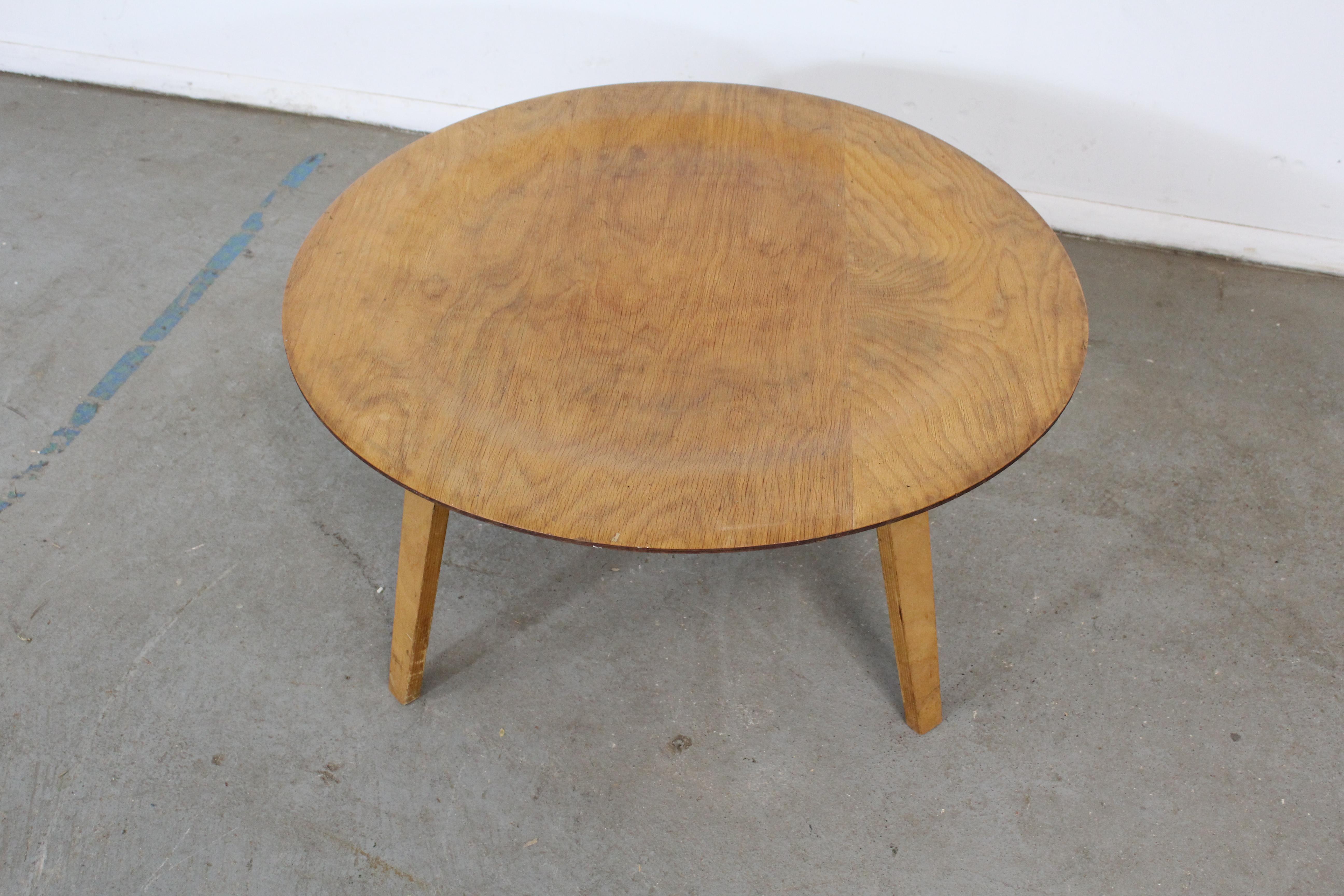 eames coffee table round
