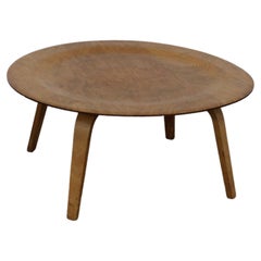 Vintage Mid-Century Modern Eames Round Molded Plywood Coffee Table