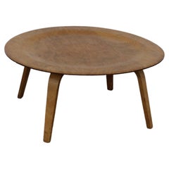 Table basse vintage Eames ronde en contreplaqué moulé, moderne du milieu du siècle dernier