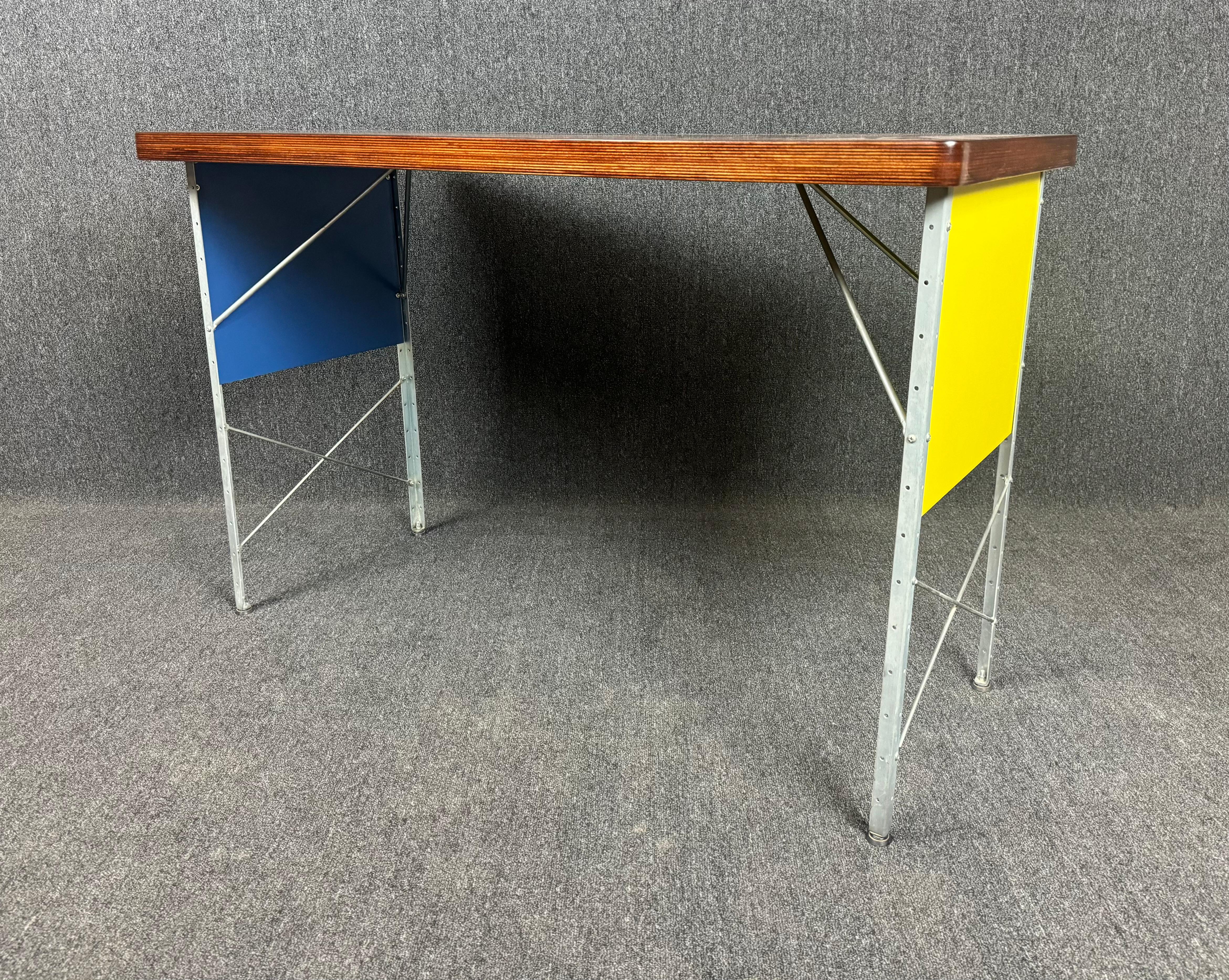 Mid-Century Modern Vintage Mid Century Modern 