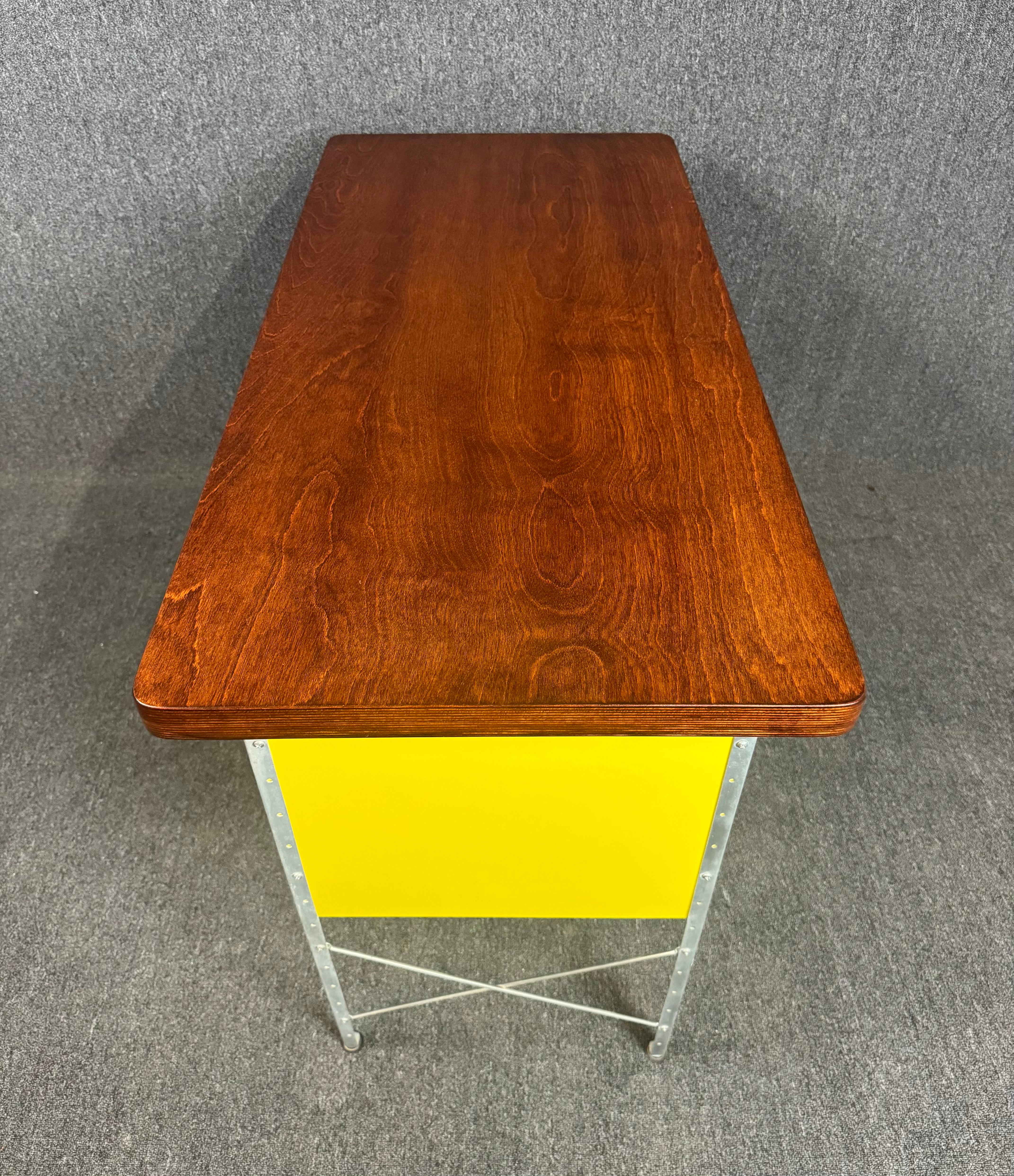 American Vintage Mid Century Modern 