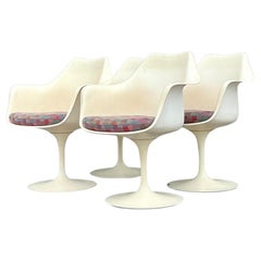 Vintage Mid-Century Modern Eero Saarinen Br50 Tulip Chairs - Set of 4
