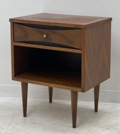 Vintage Mid-Century Modern End Table Dovetail Drawer